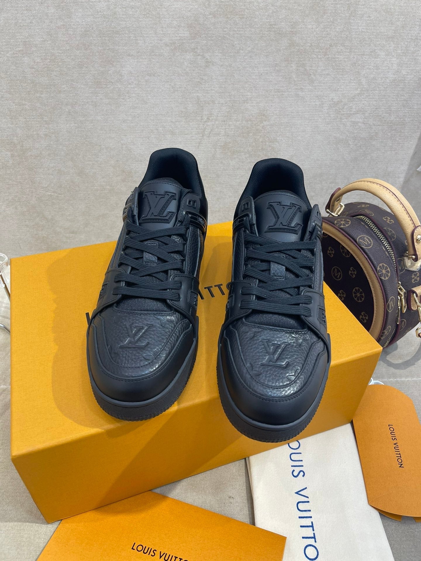 Luxury Shoes - LU-V - 389