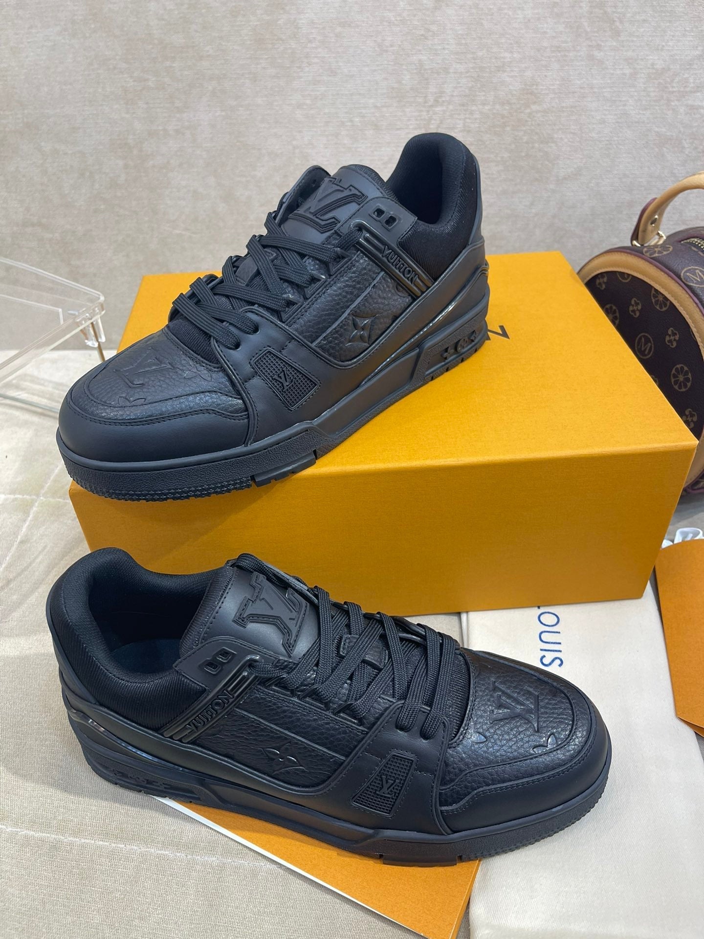 Luxury Shoes - LU-V - 389