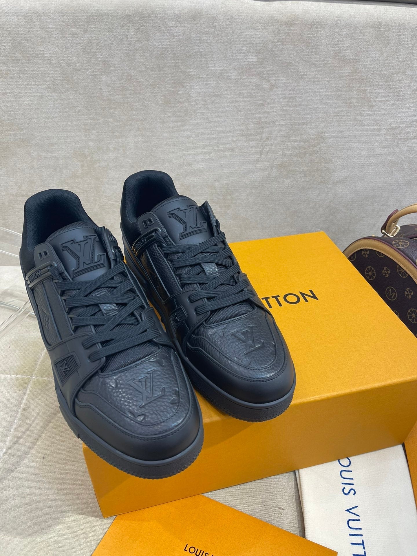 Luxury Shoes - LU-V - 389