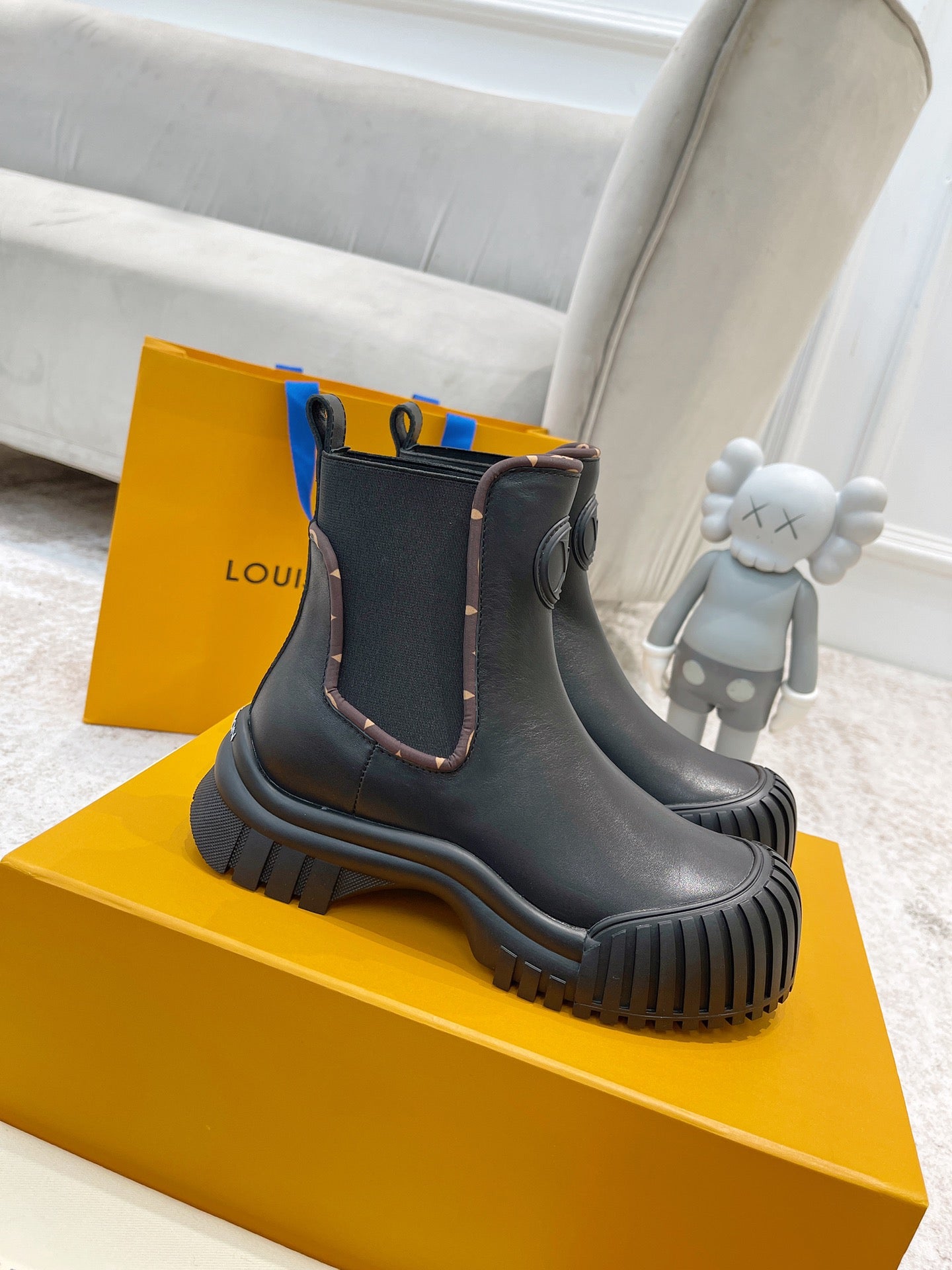 Luxury Shoes - LU-V - 428