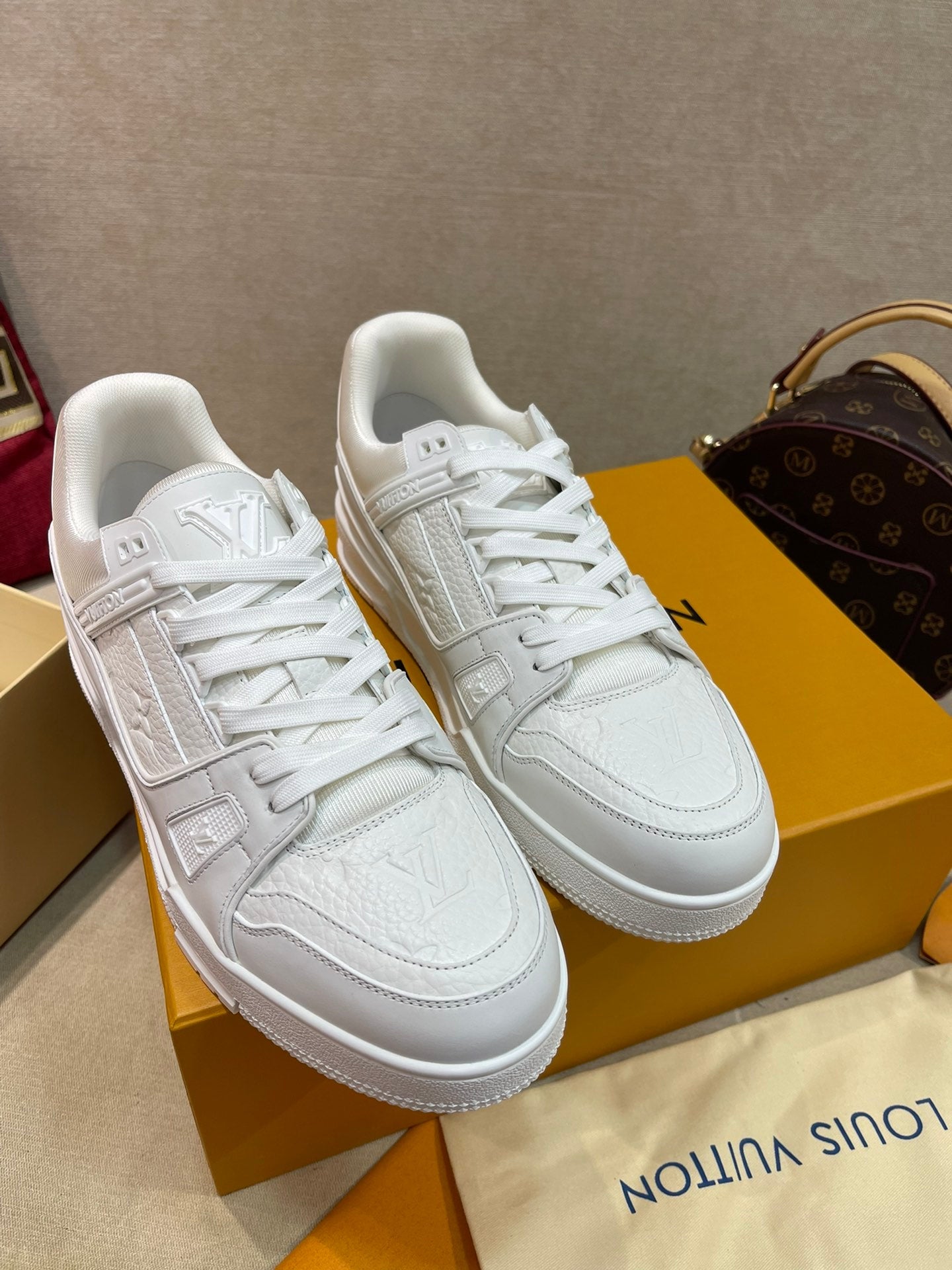 Luxury Shoes - LU-V - 390