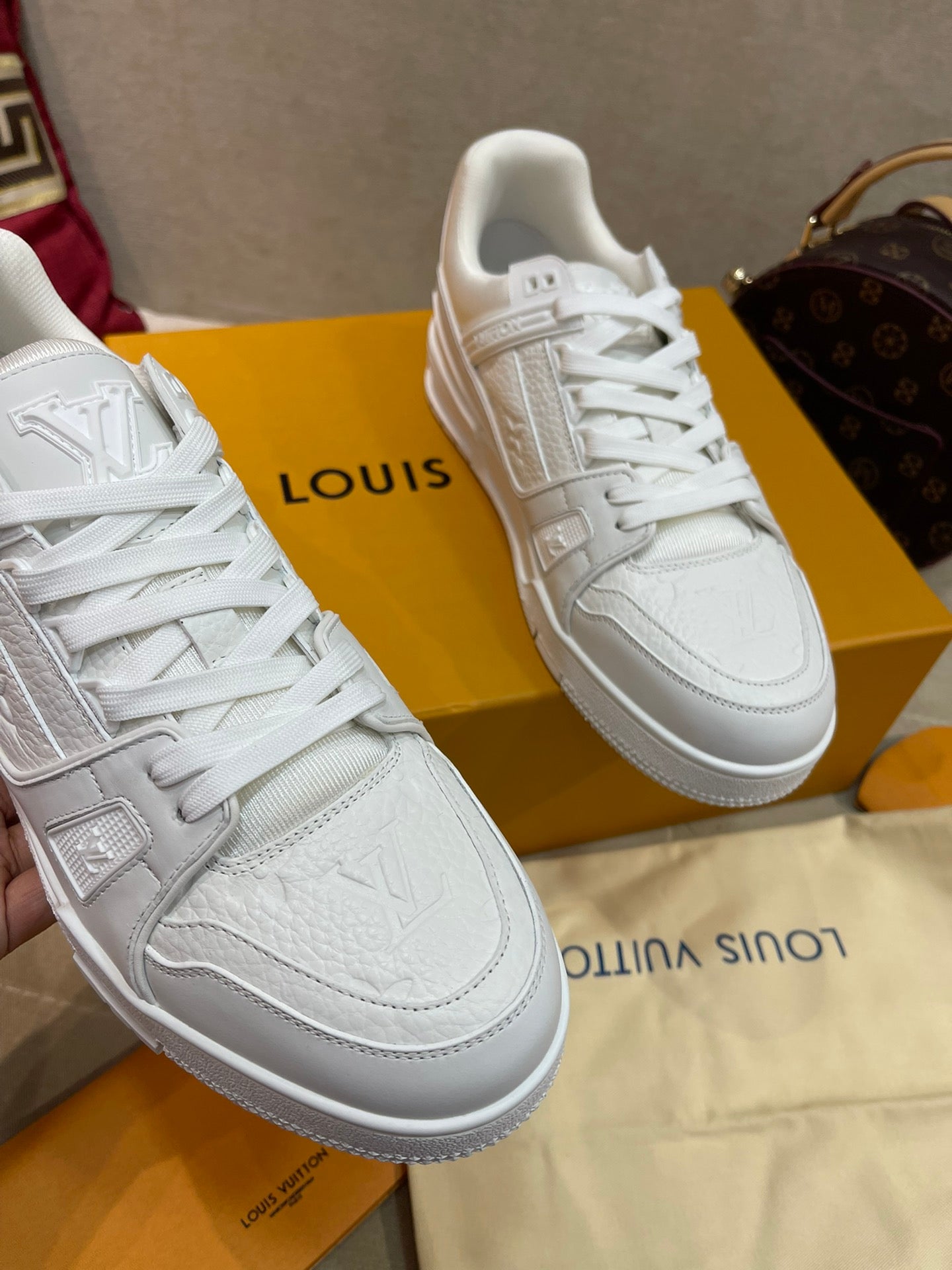 Luxury Shoes - LU-V - 390