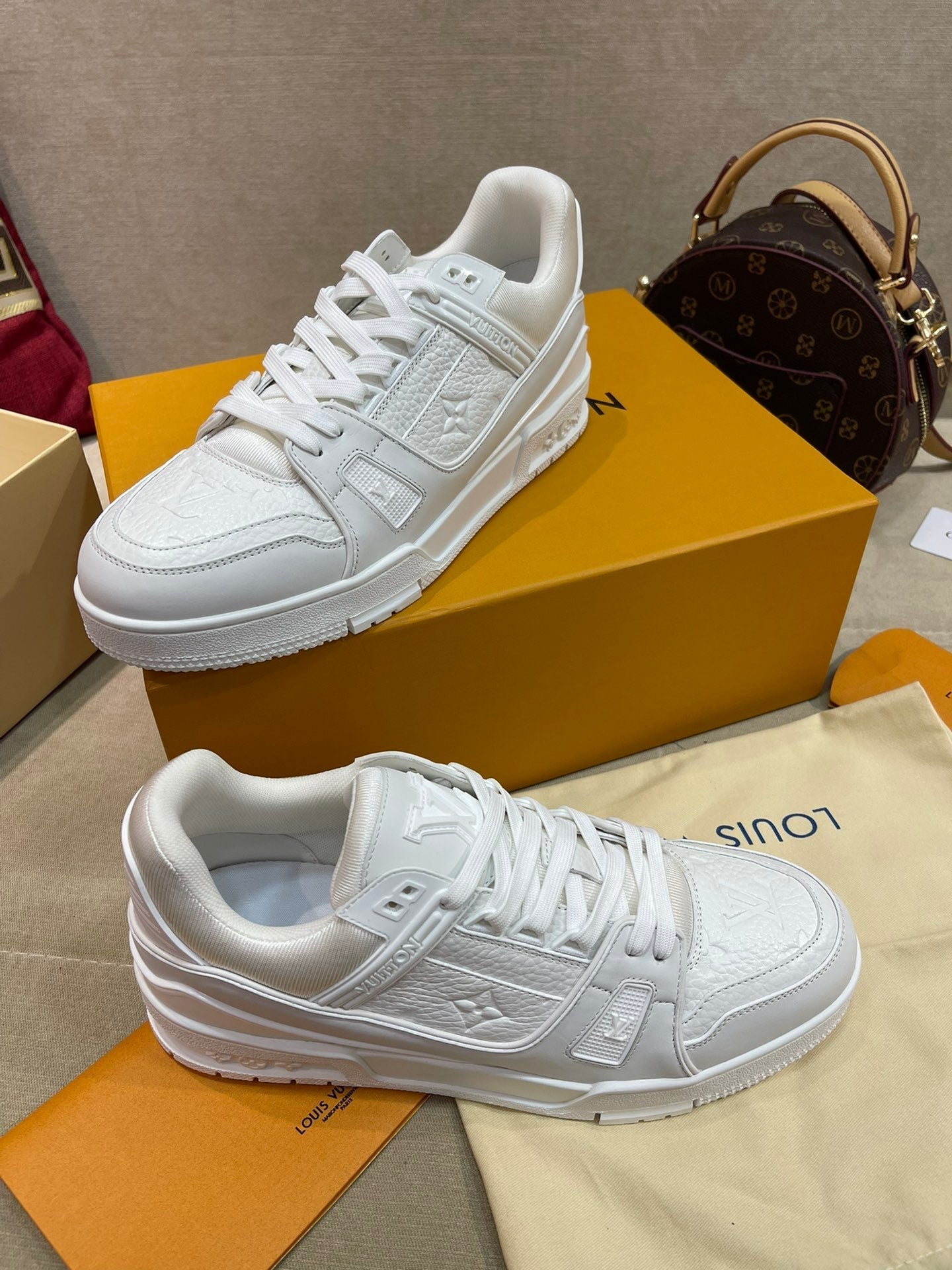 Luxury Shoes - LU-V - 390