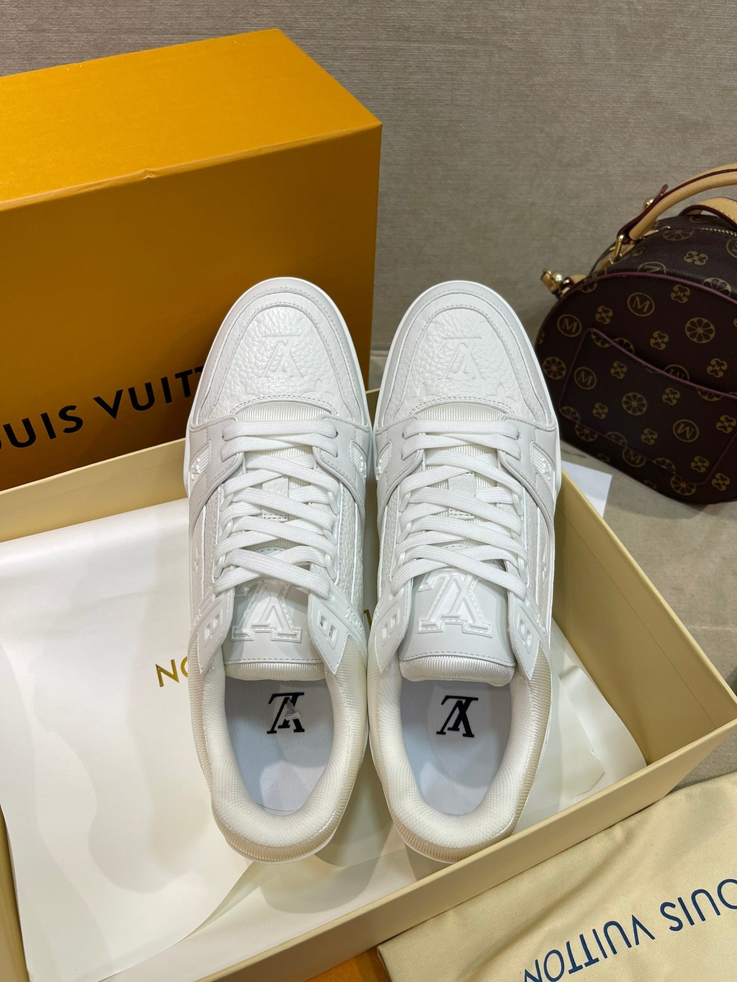 Luxury Shoes - LU-V - 390