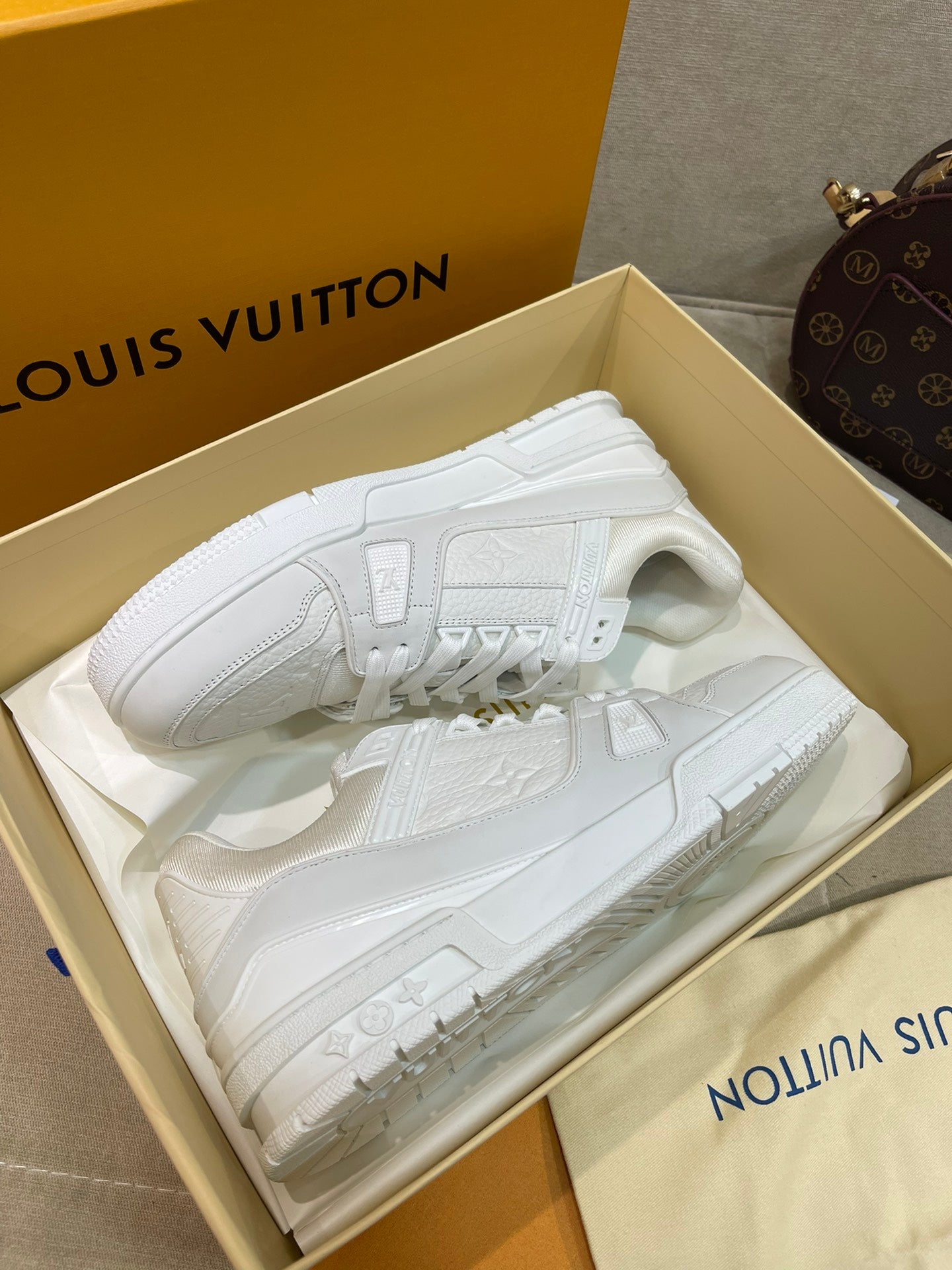 Luxury Shoes - LU-V - 390