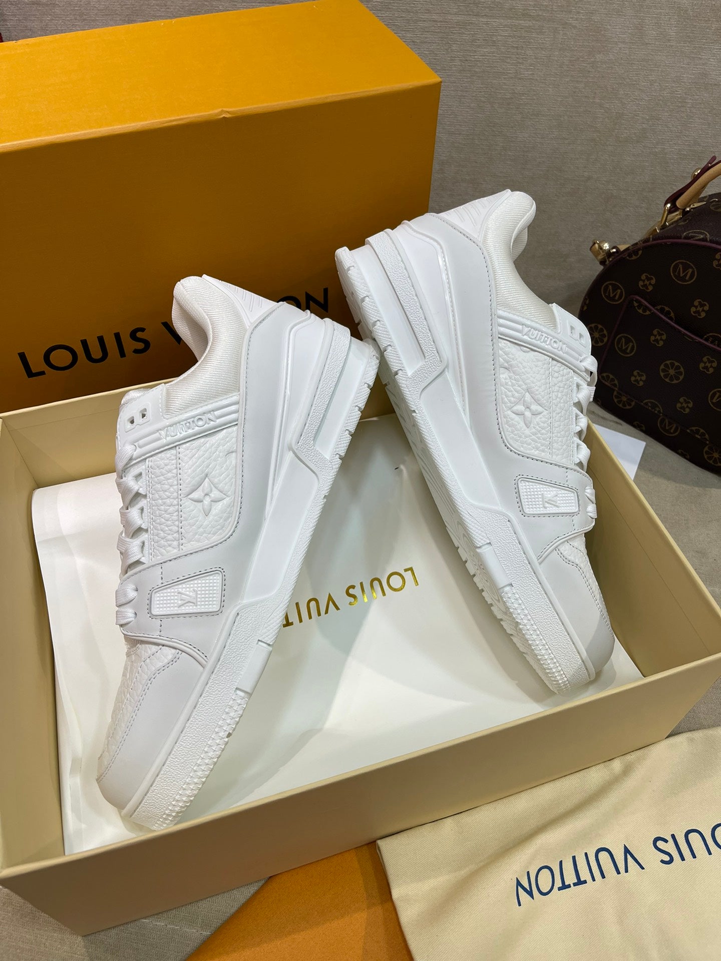 Luxury Shoes - LU-V - 390