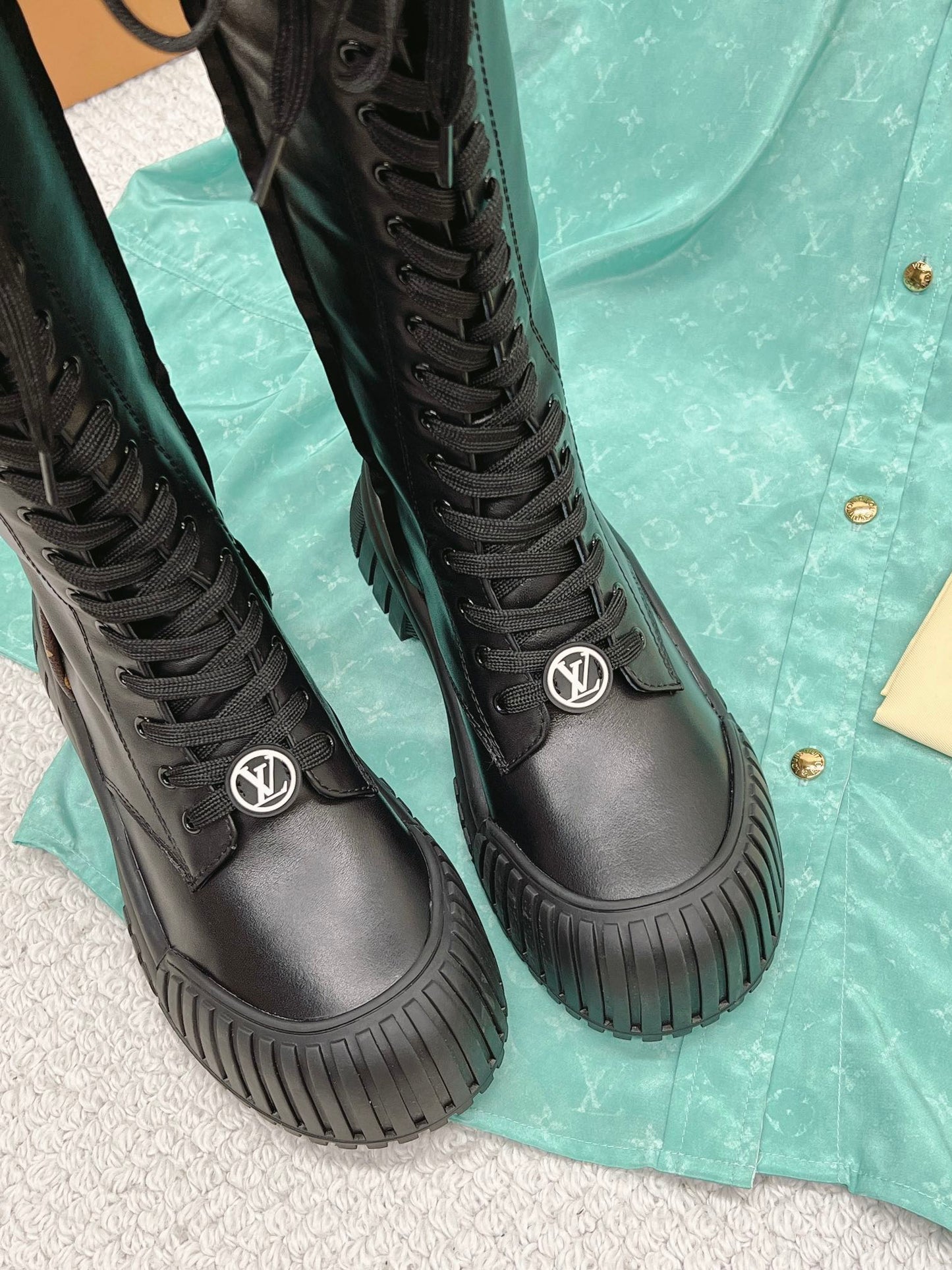 Luxury Shoes - LU-V - 482