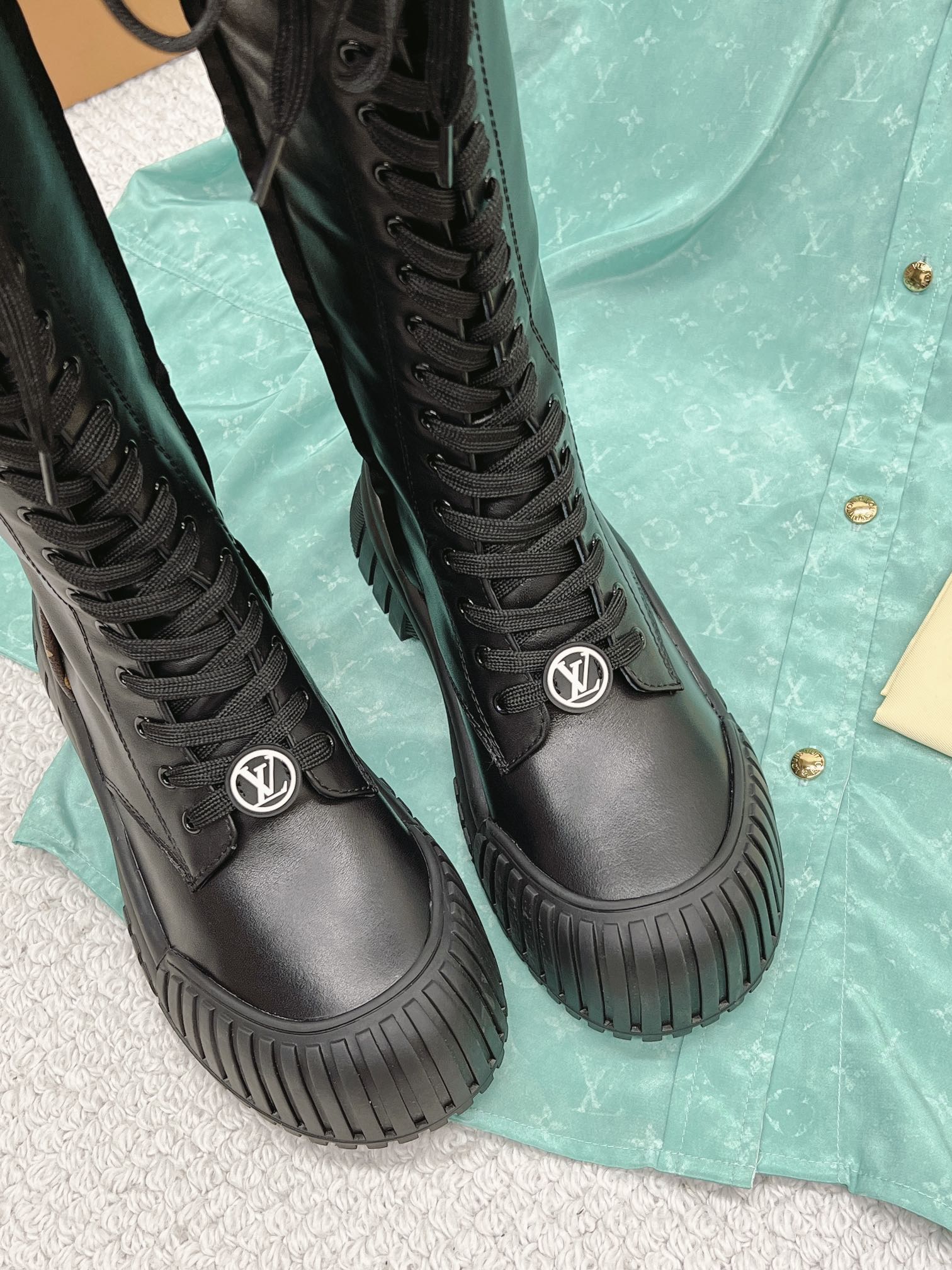 Luxury Shoes - LU-V - 482