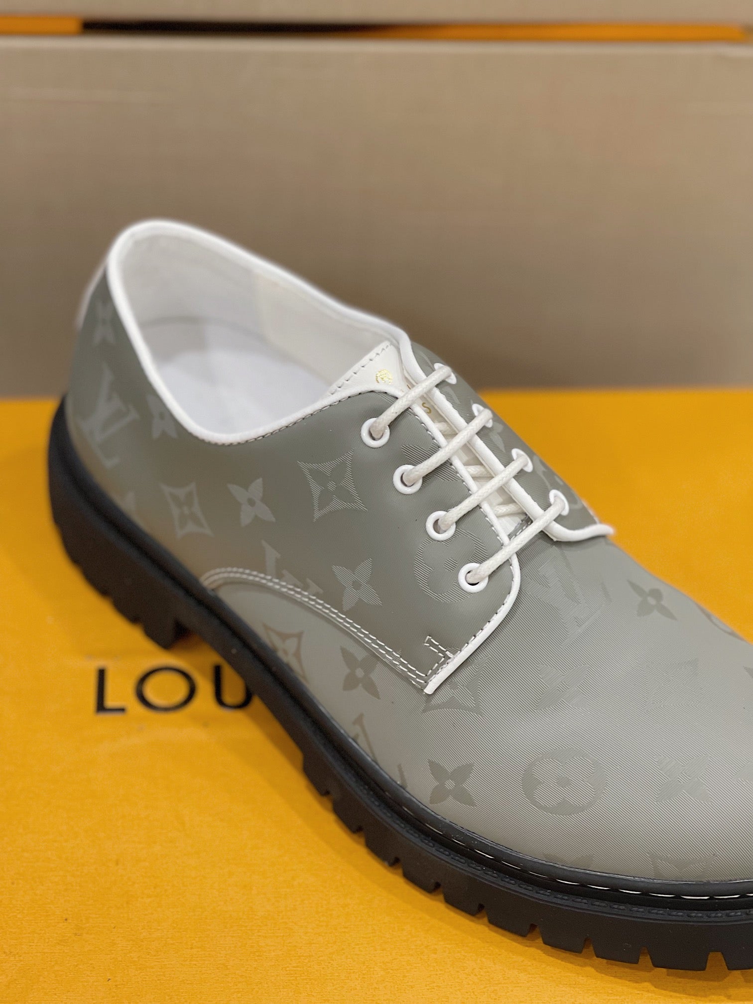 Luxury Shoes - LU-V - 409