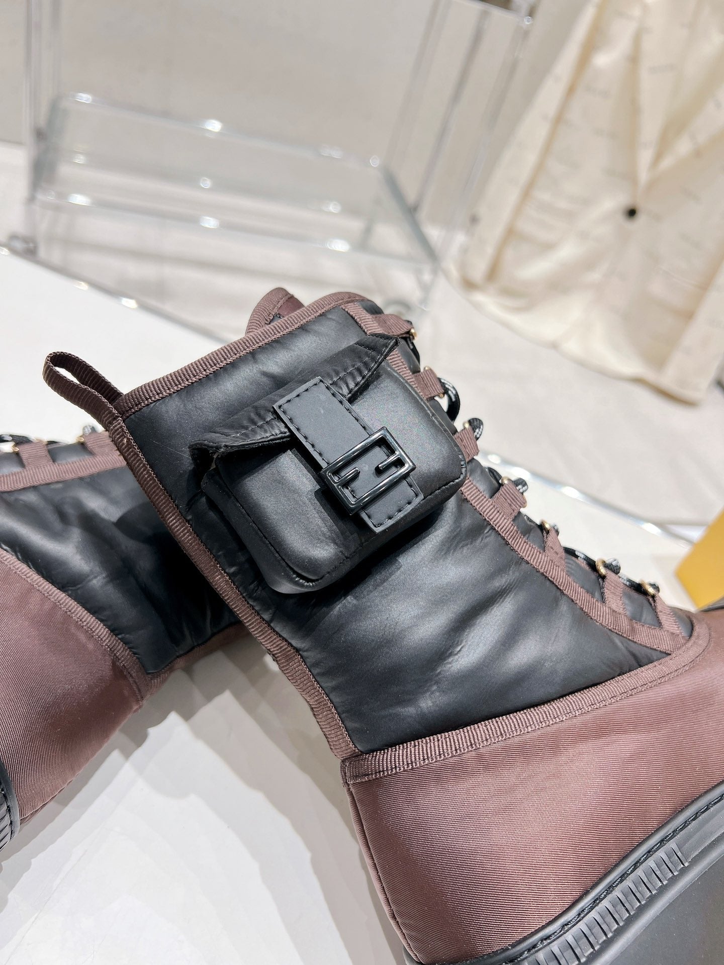 Luxury Shoes - FED - 240