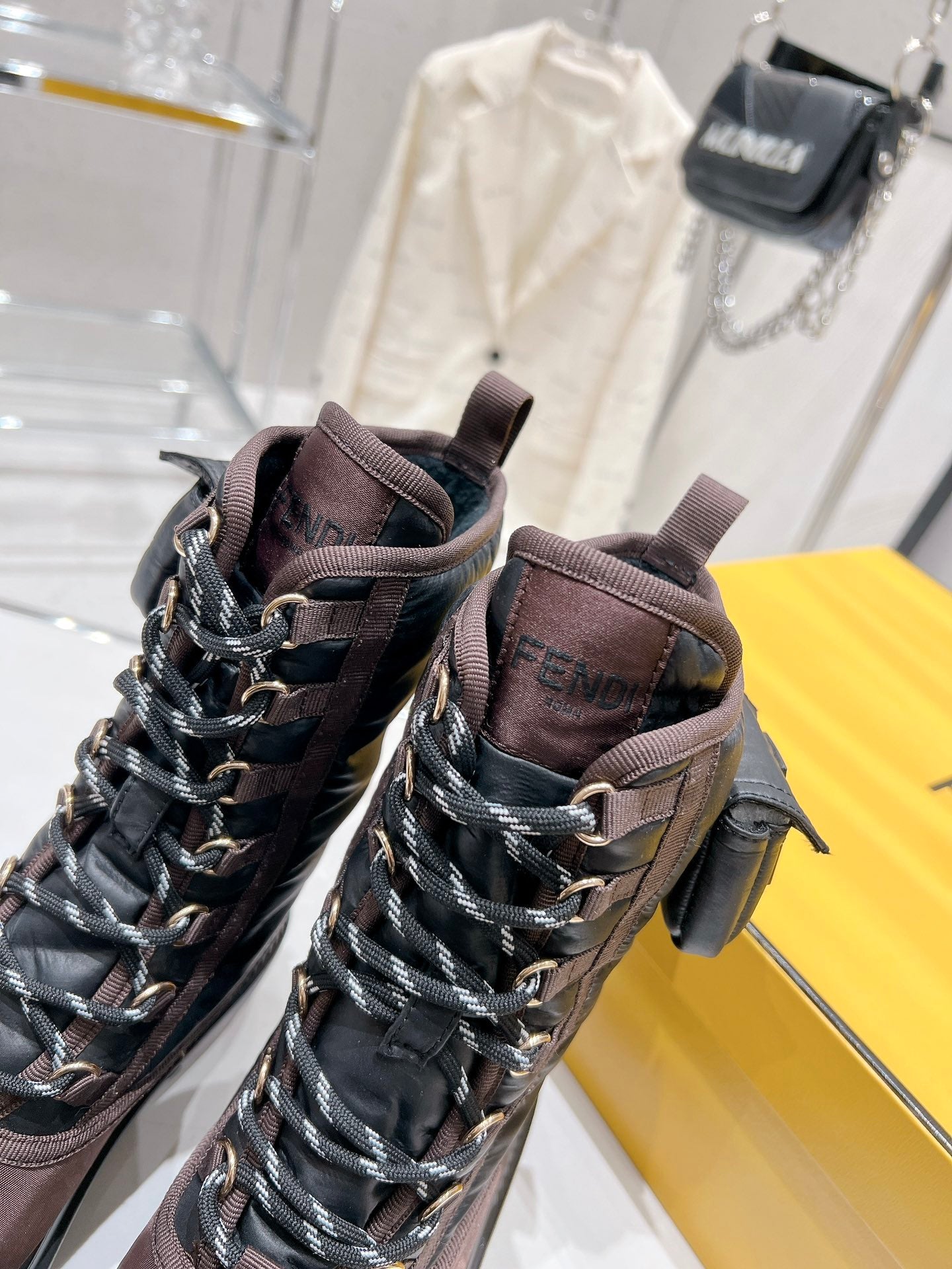 Luxury Shoes - FED - 240