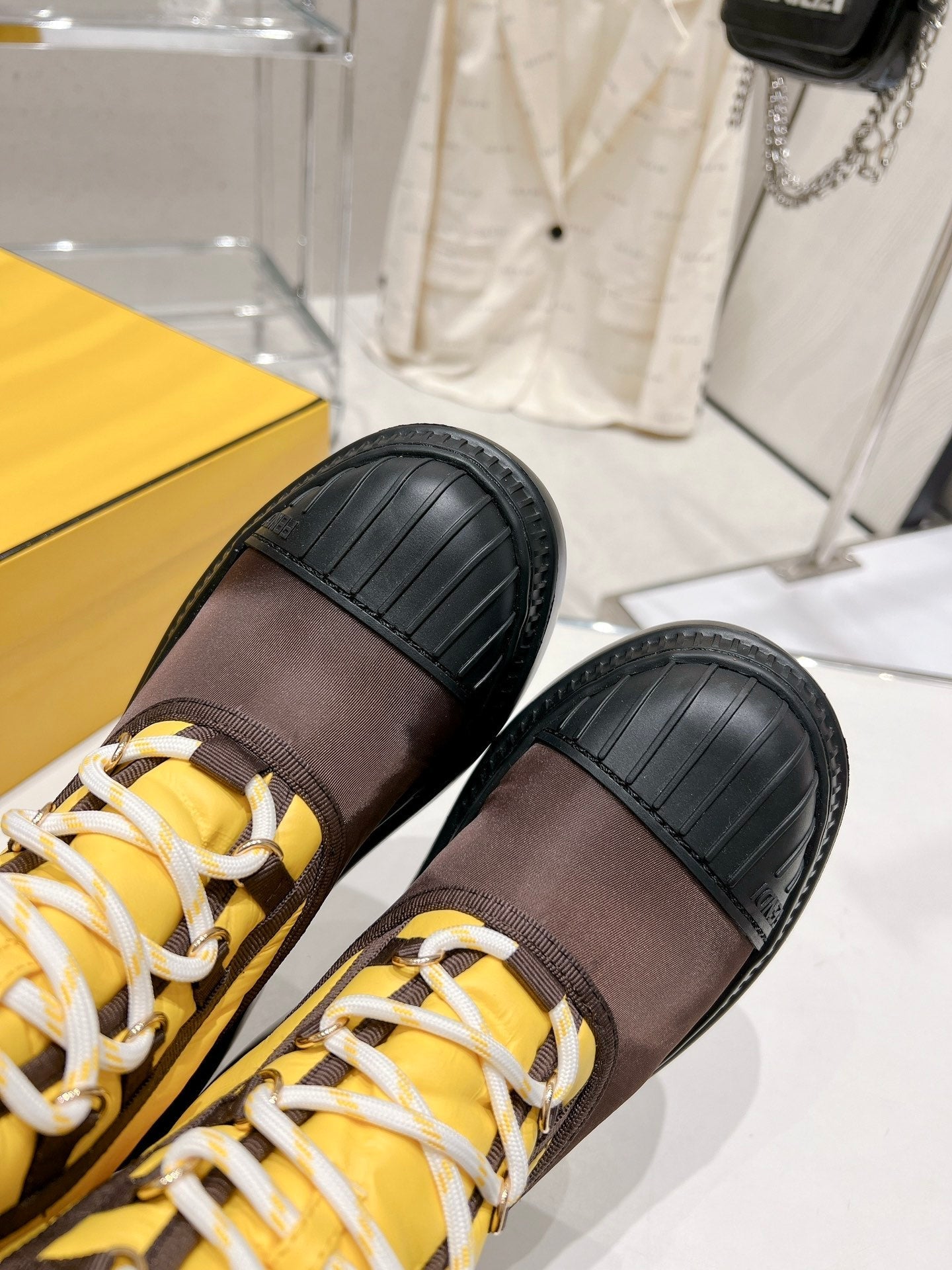 Luxury Shoes - FED - 242