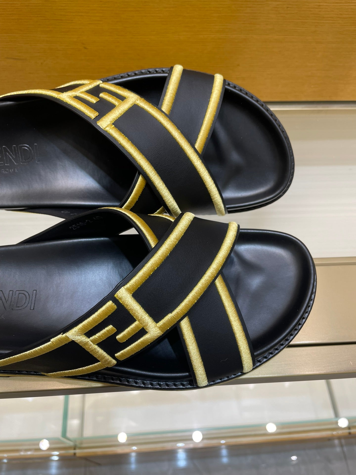 Luxury Shoes - FED - 220