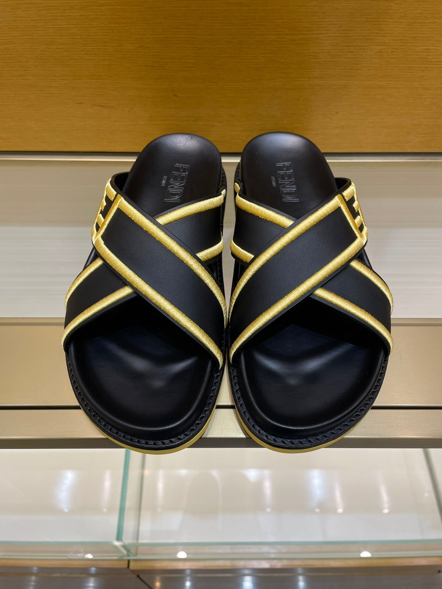 Luxury Shoes - FED - 220