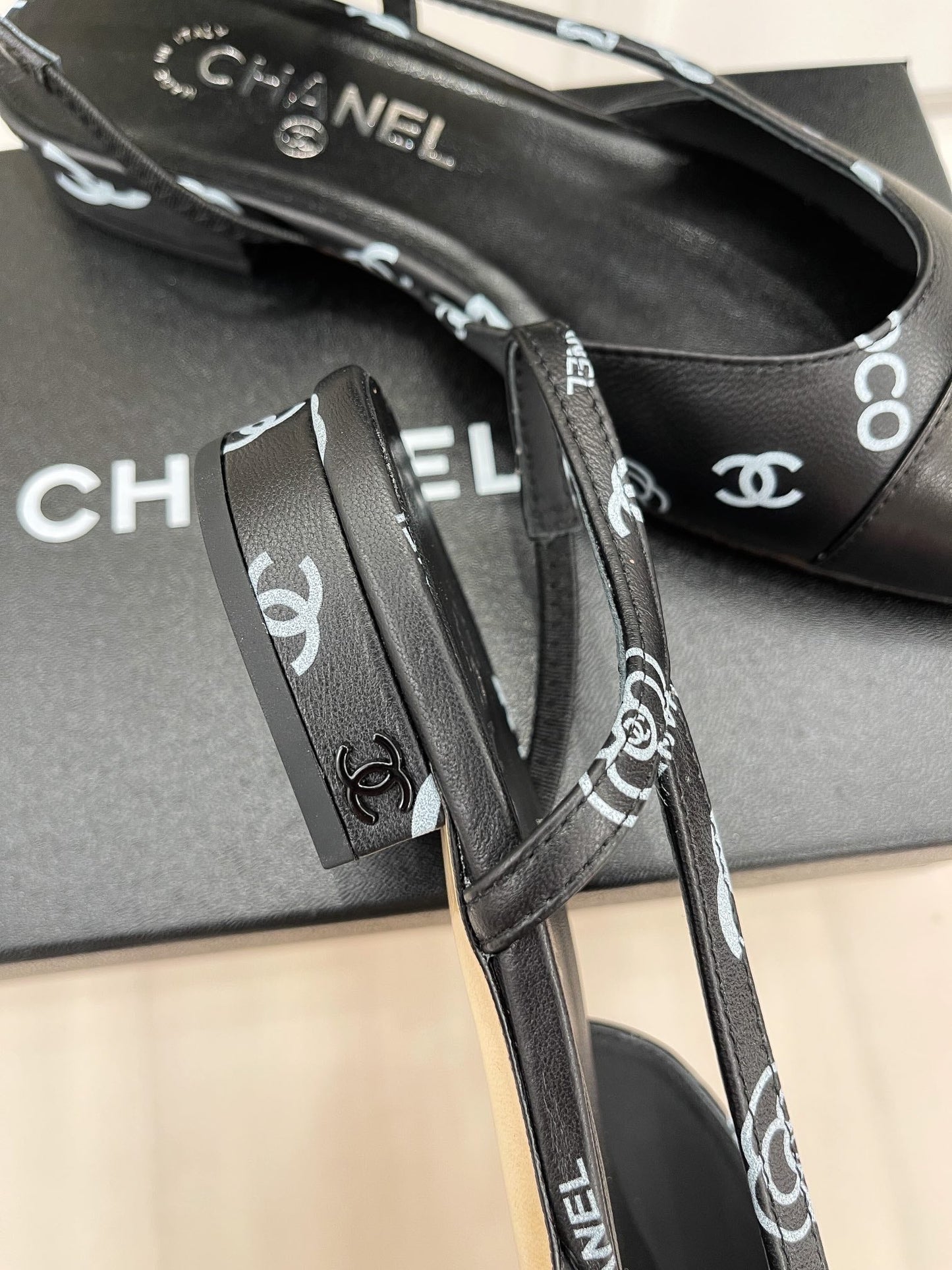 Luxury Shoes Sandals - CHL - 865