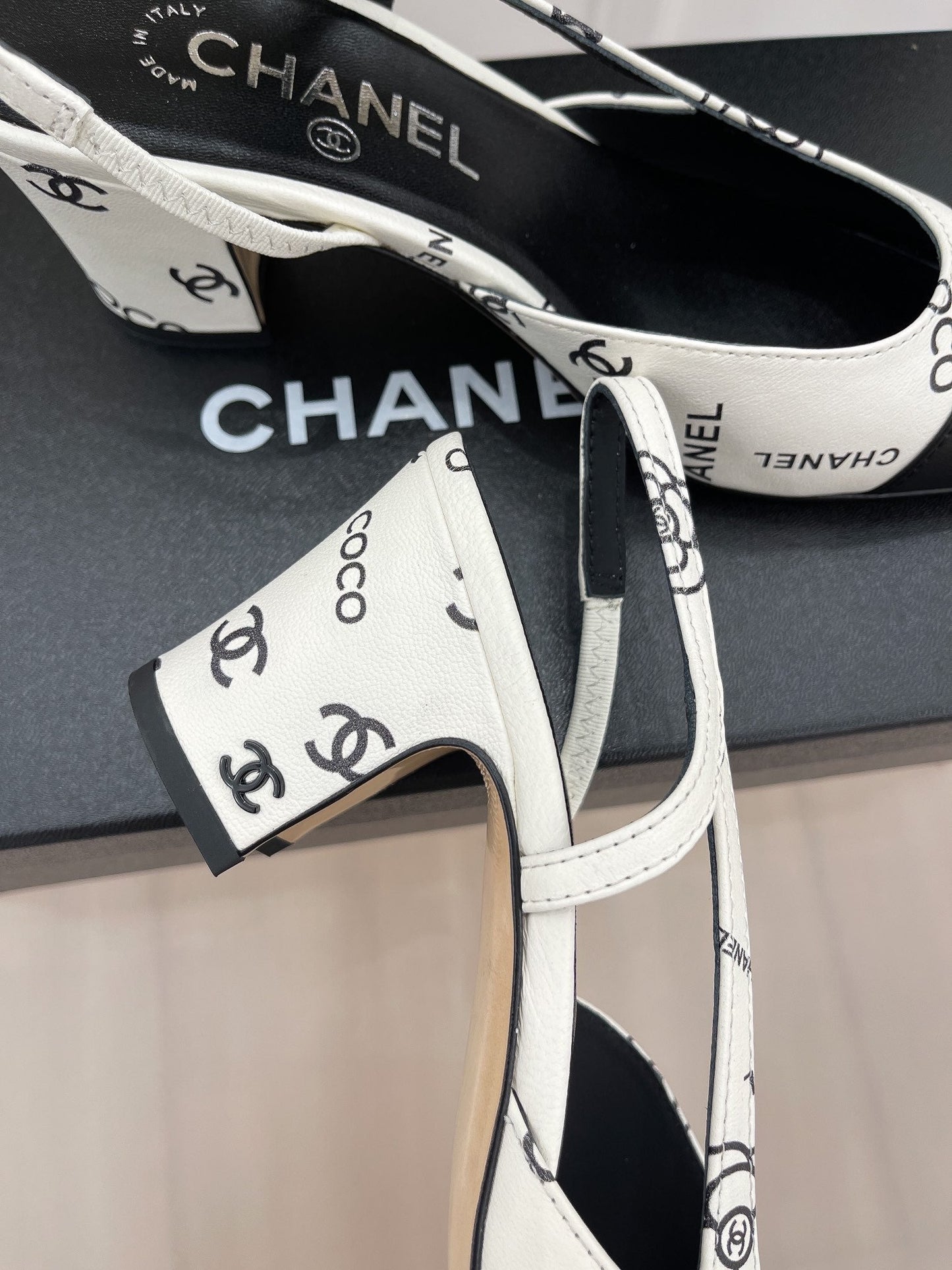 Luxury Shoes Sandals - CHL - 868