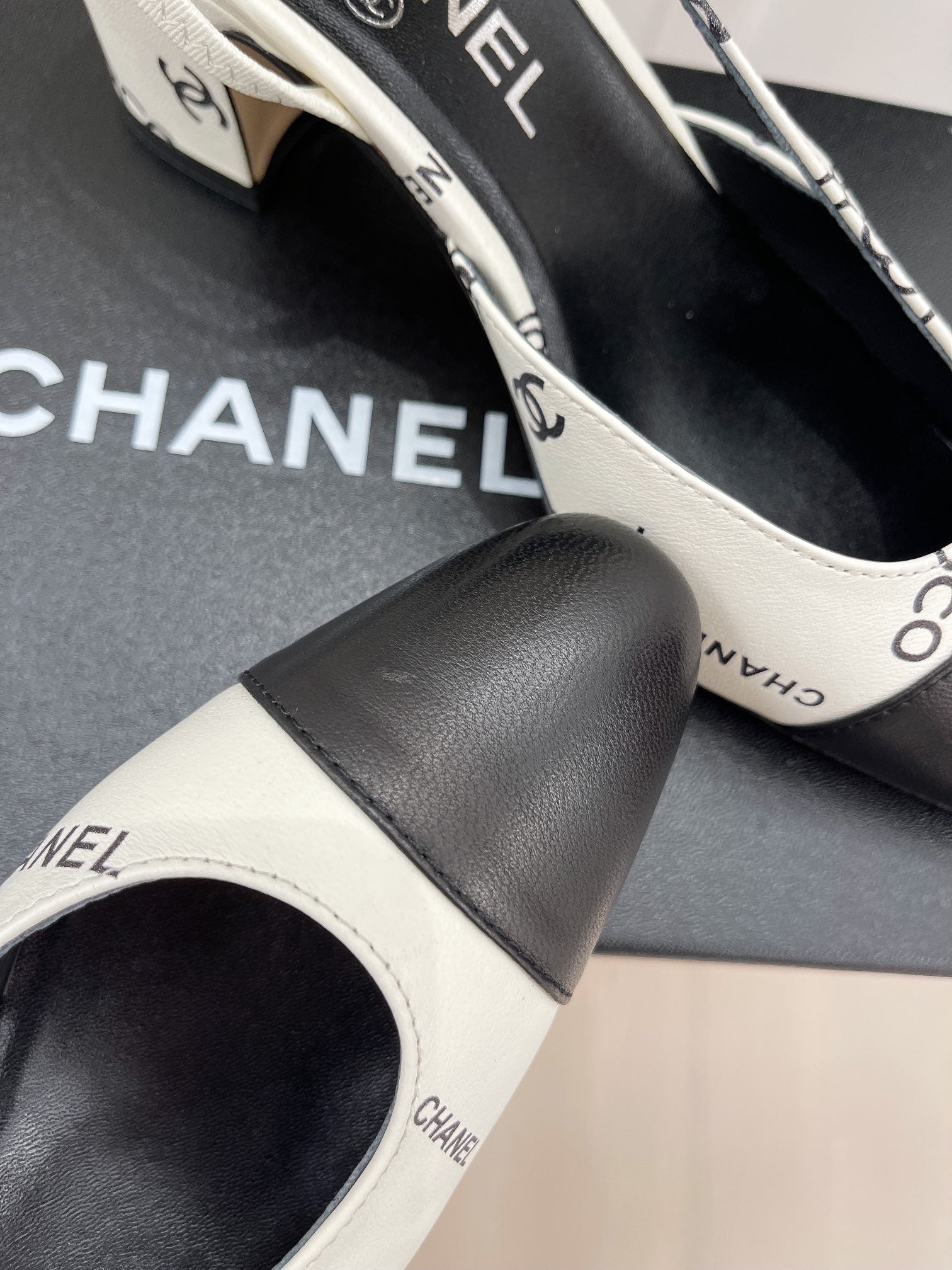 Luxury Shoes Sandals - CHL - 868