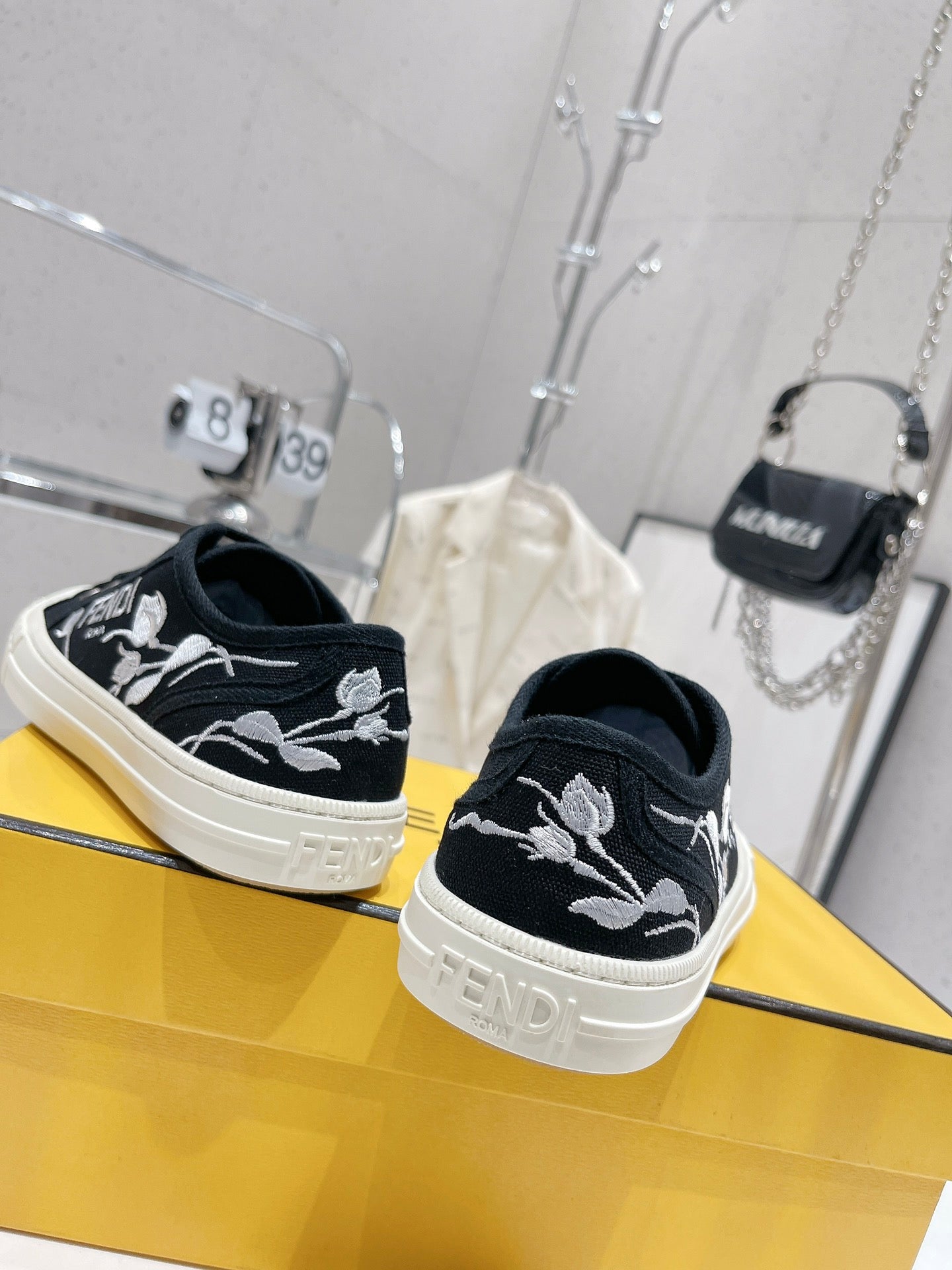 Luxury Shoes - FED - 174