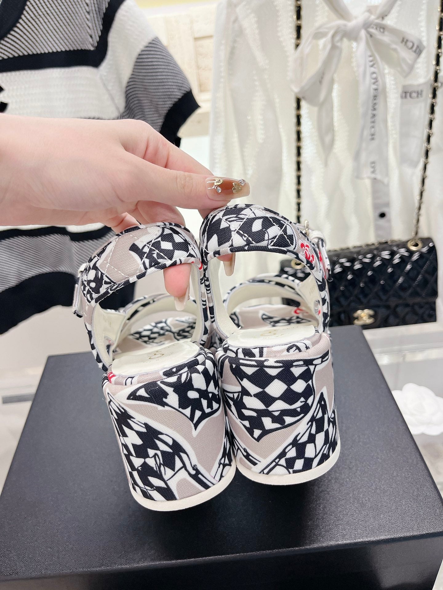 Luxury Shoes Sandals - CHL - 621