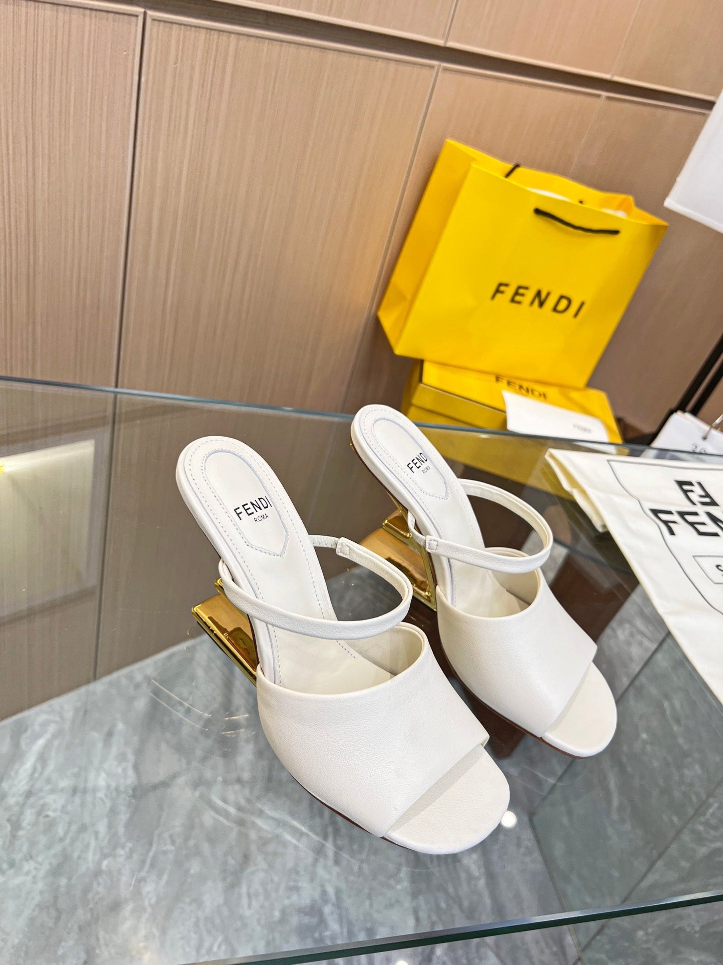 Luxury Shoes - FED - 158