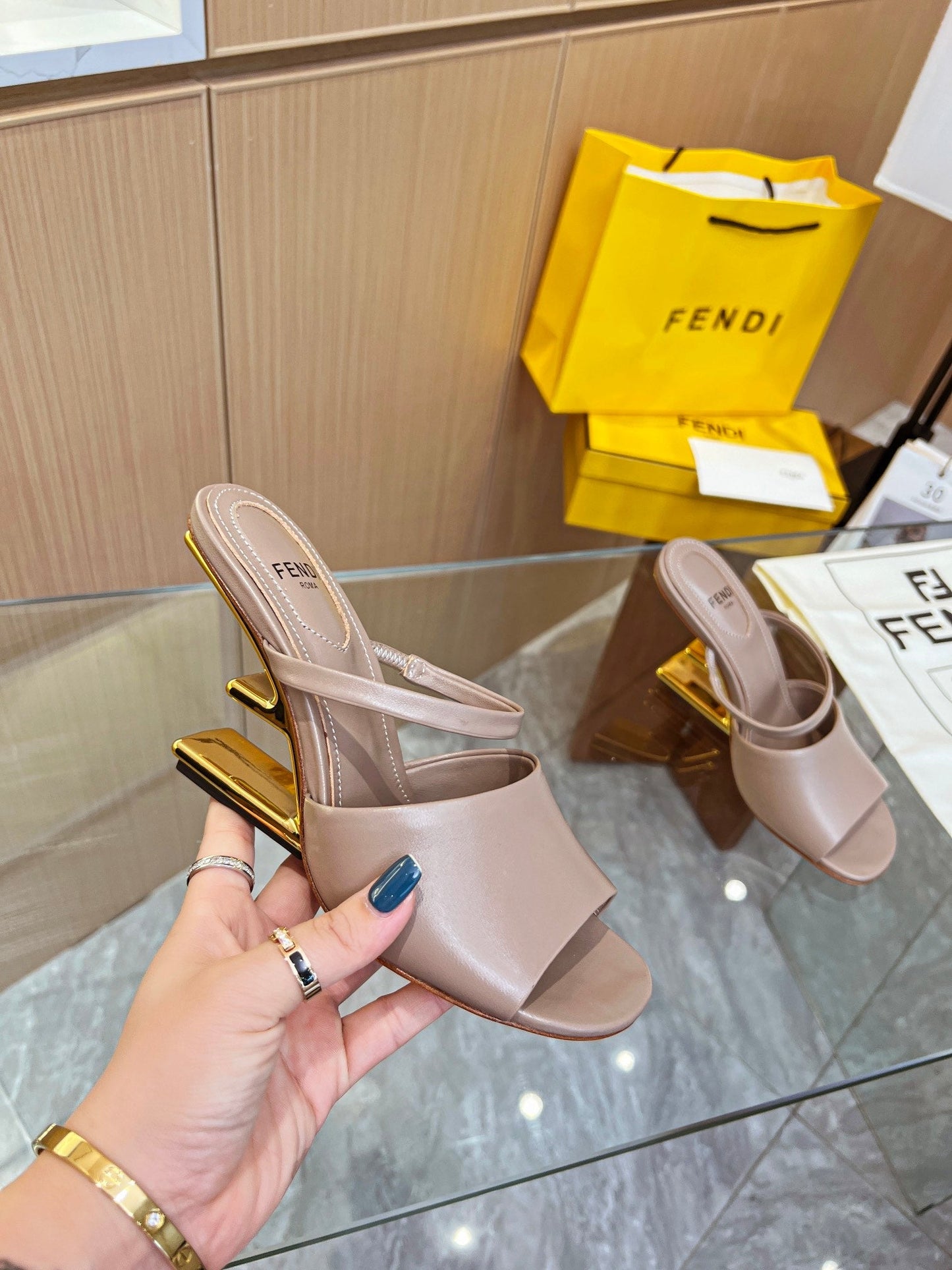 Luxury Shoes - FED - 157