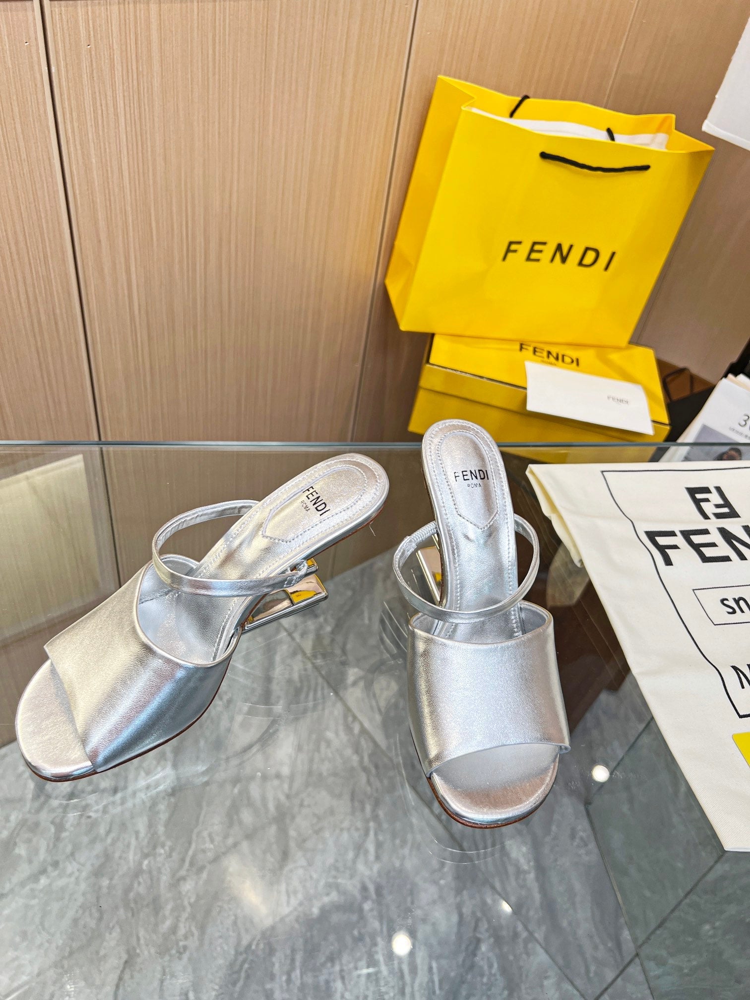 Luxury Shoes - FED - 156