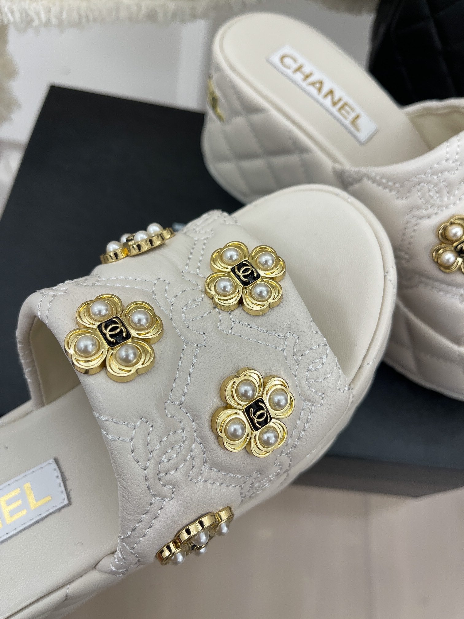 Luxury Shoes Sandals - CHL - 051