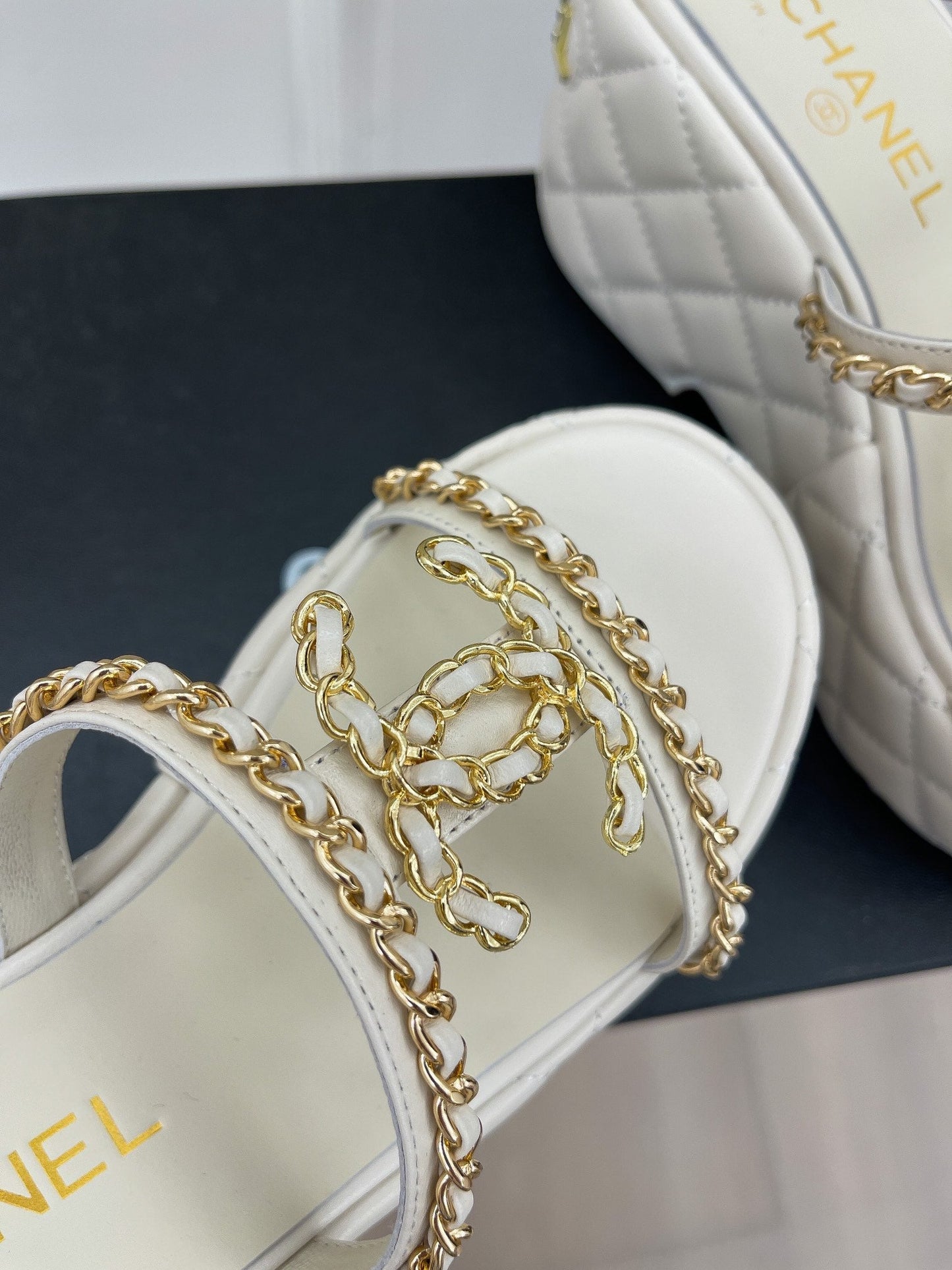 Luxury Shoes Sandals - CHL - 037