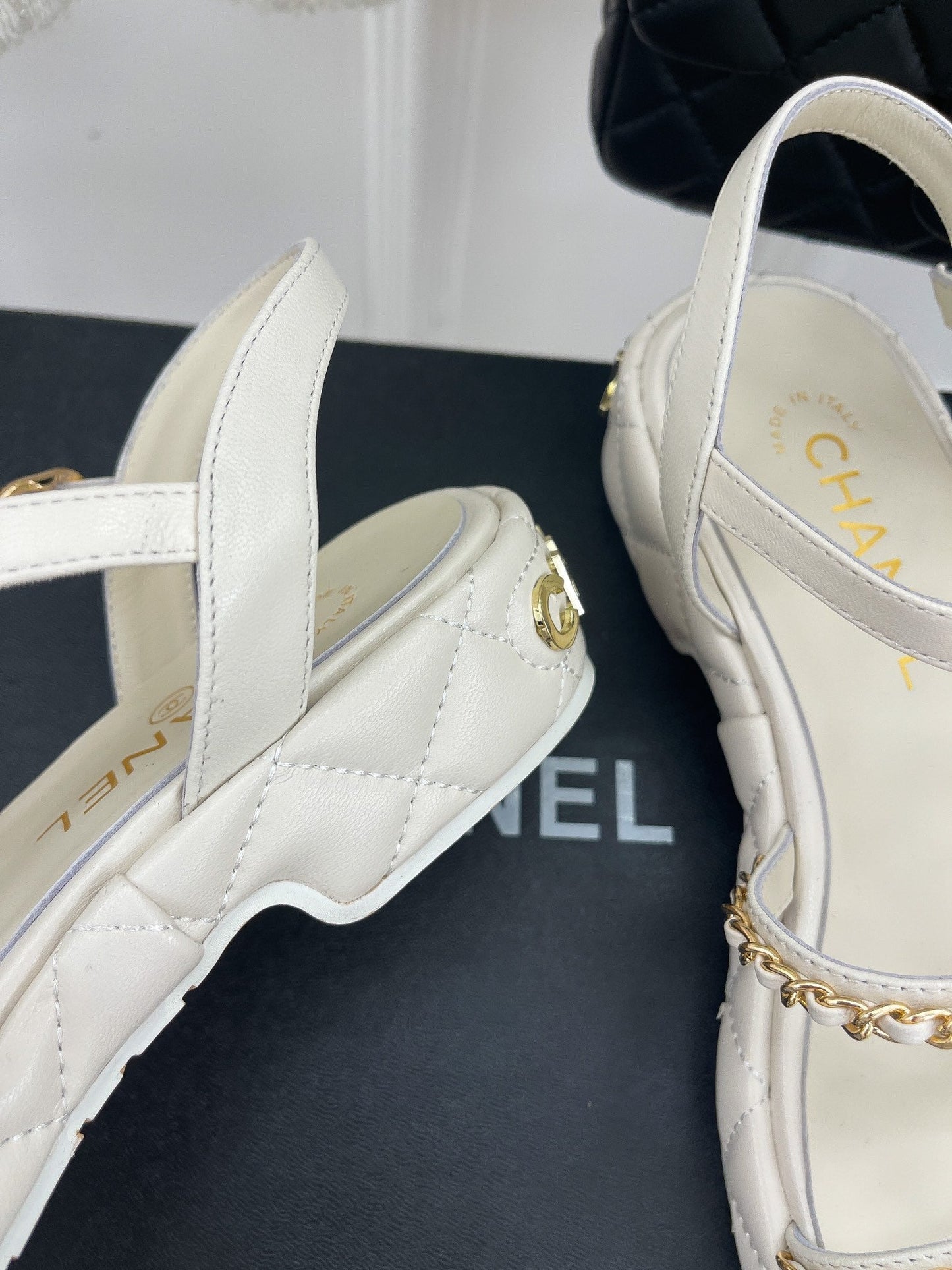 Luxury Shoes Sandals - CHL - 038