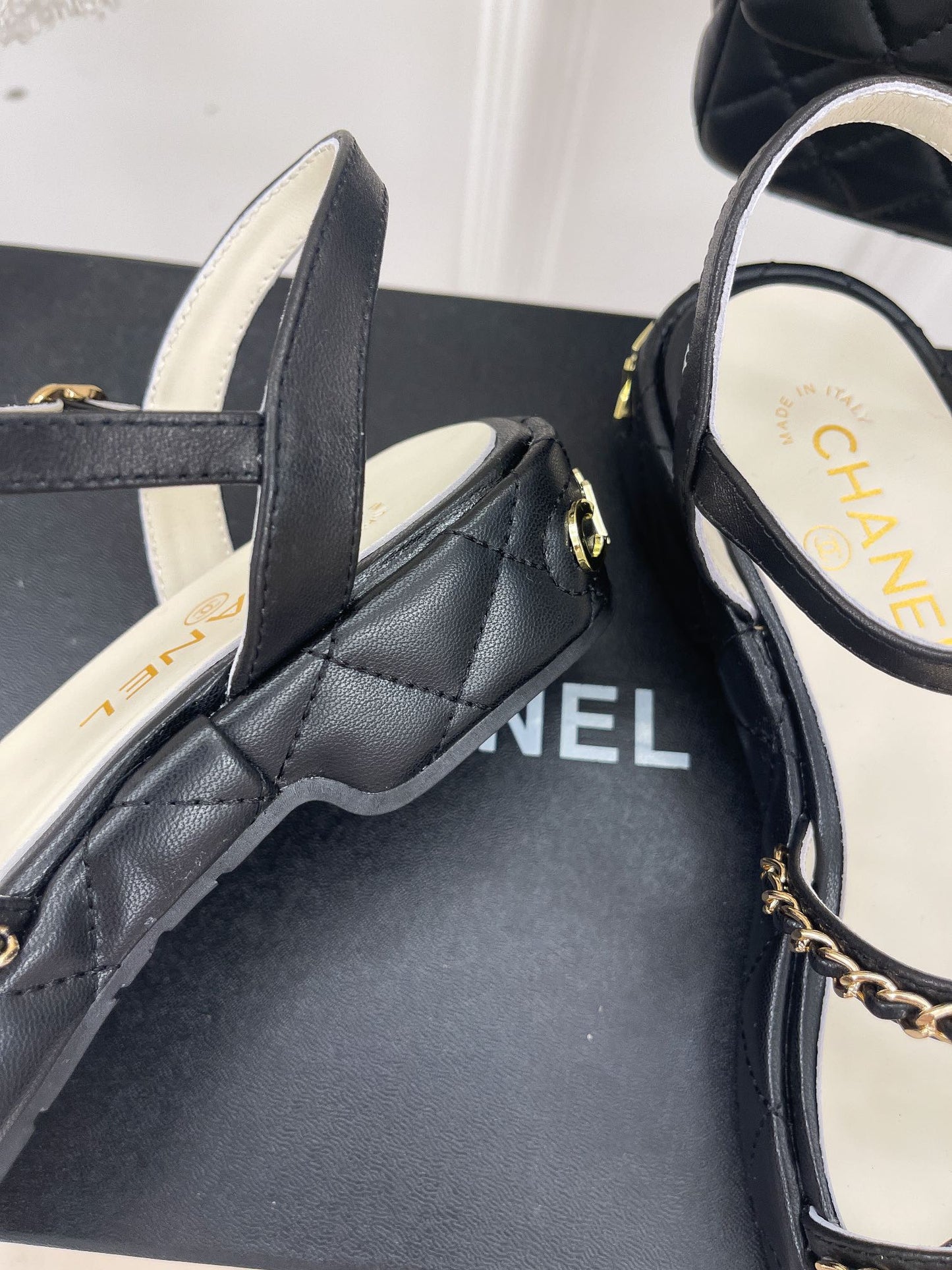 Luxury Shoes Sandals - CHL - 043