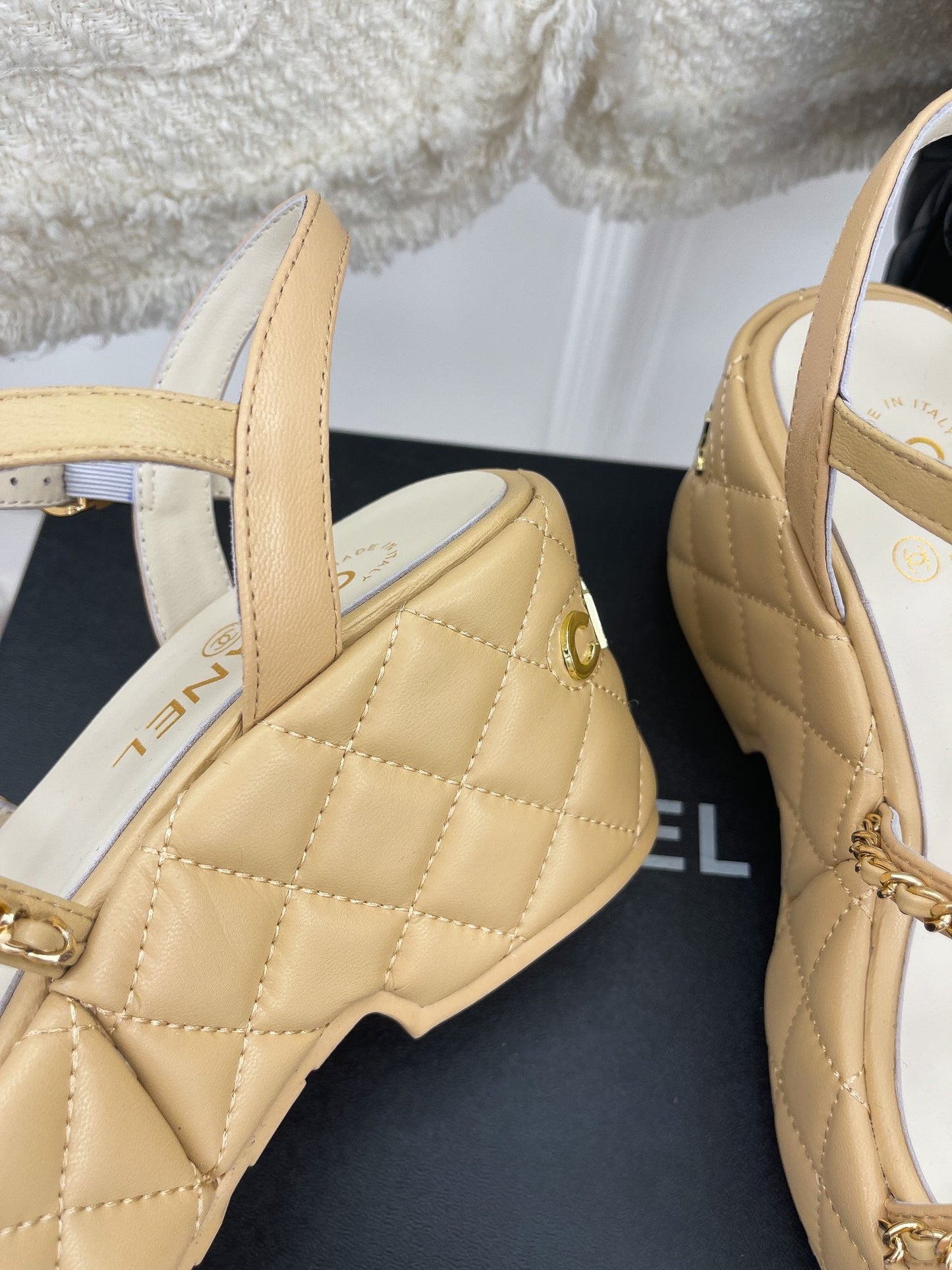 Luxury Shoes Sandals - CHL - 046