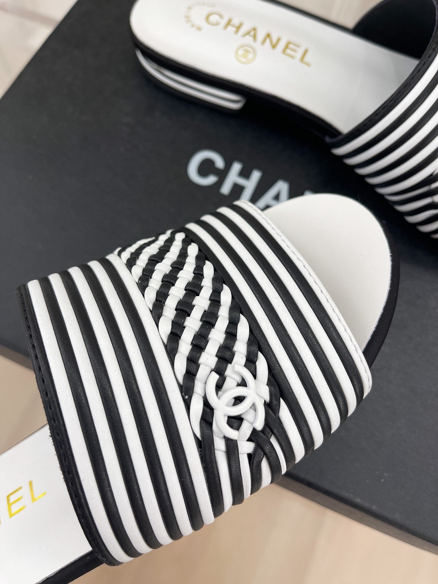 Luxury Shoes Sandals - CHL - 027