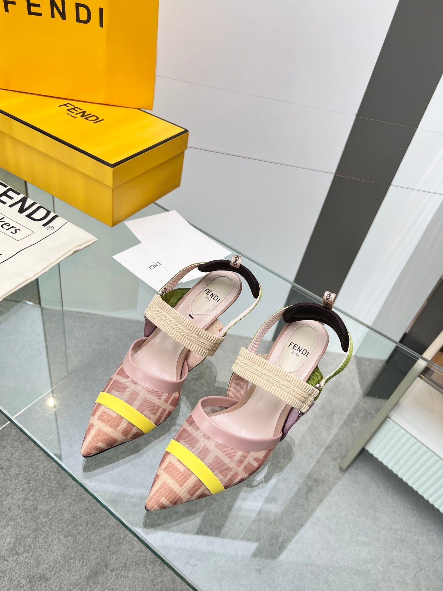 Luxury Shoes - FED - 081