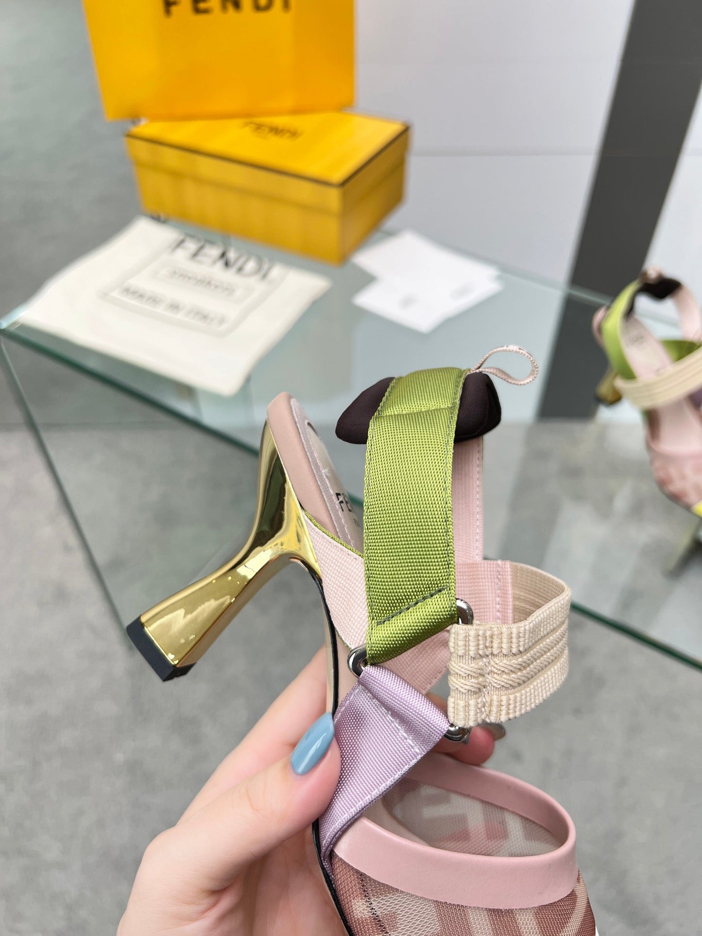 Luxury Shoes - FED - 081