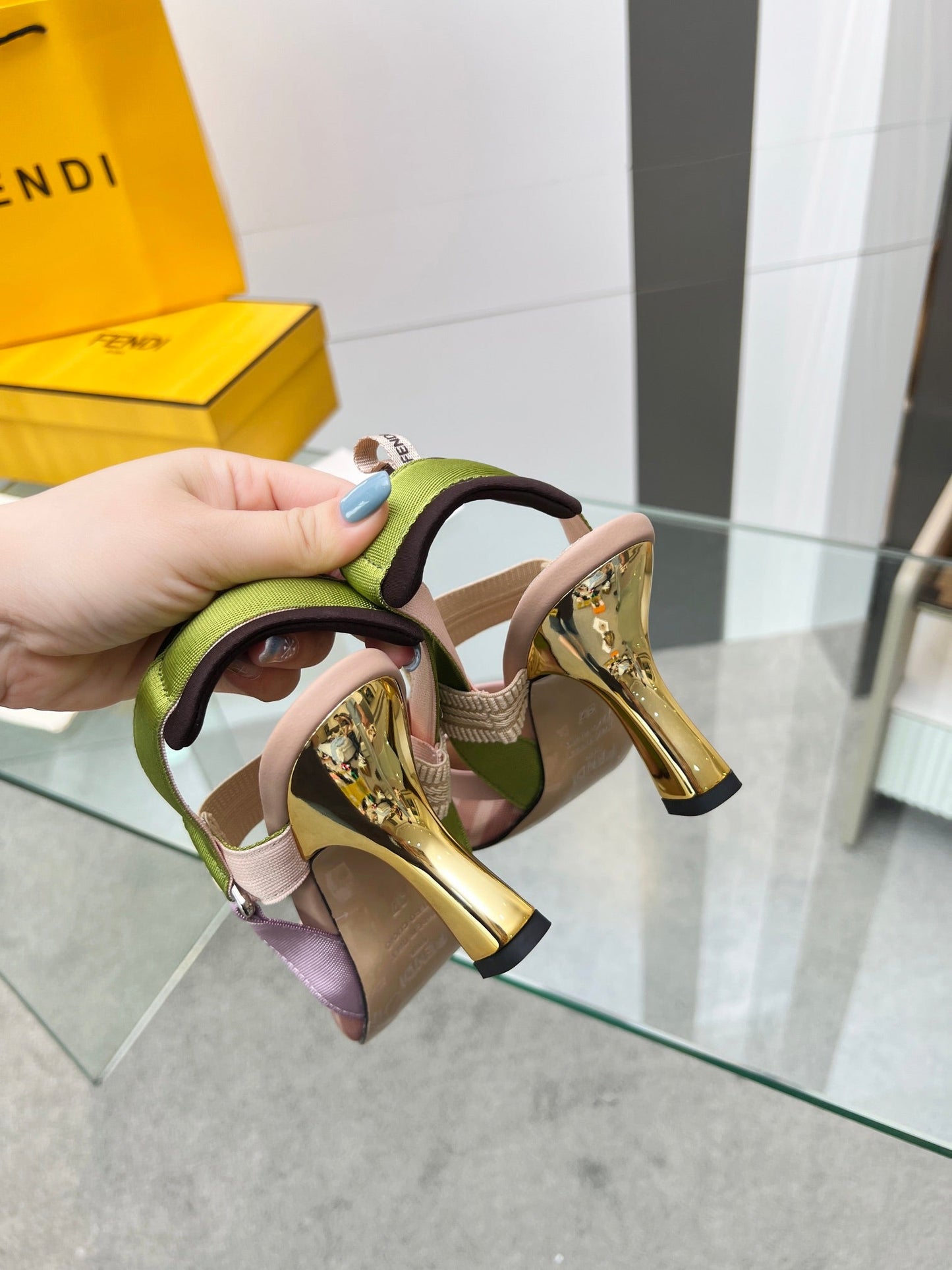 Luxury Shoes - FED - 081