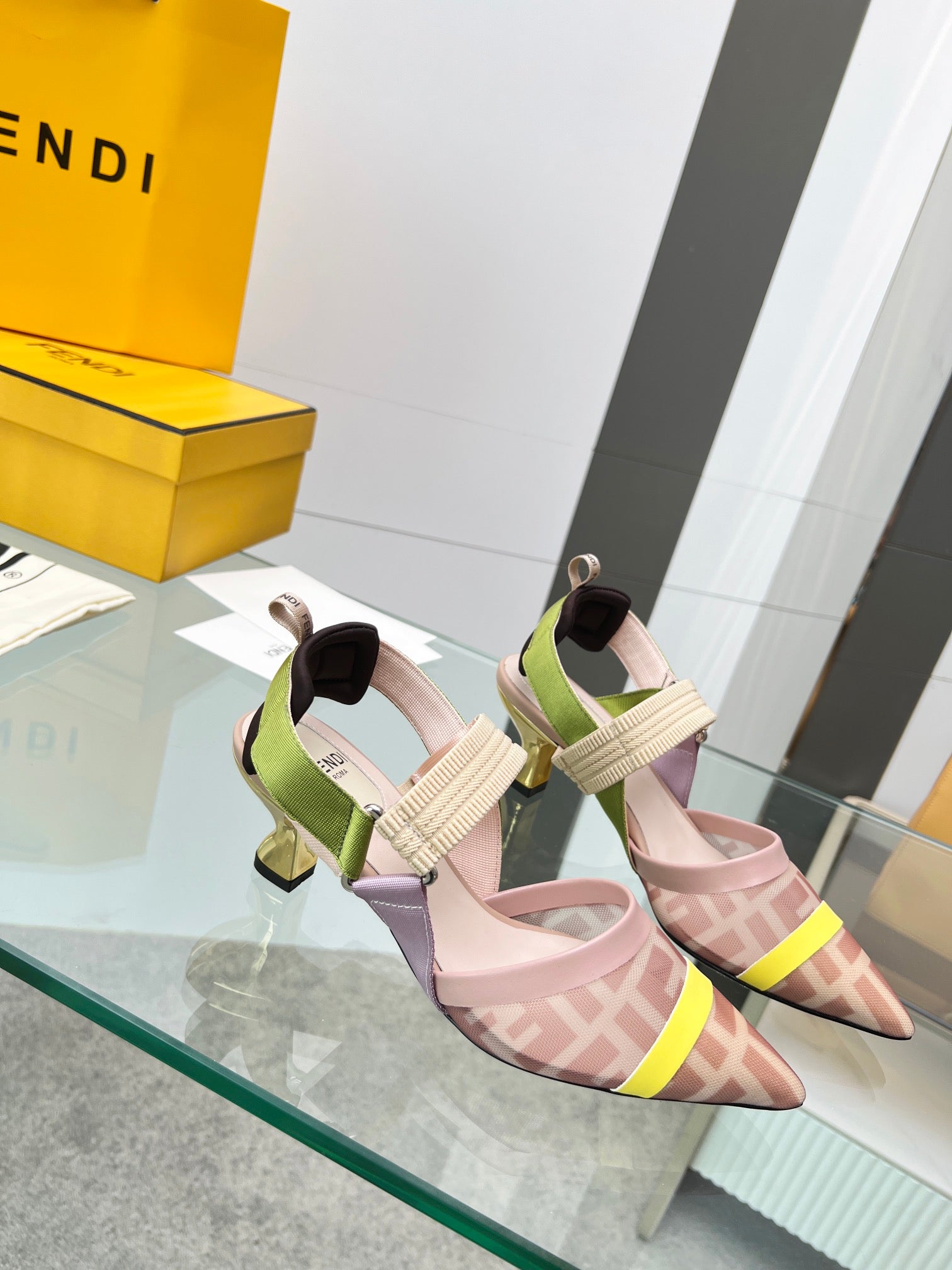 Luxury Shoes - FED - 080