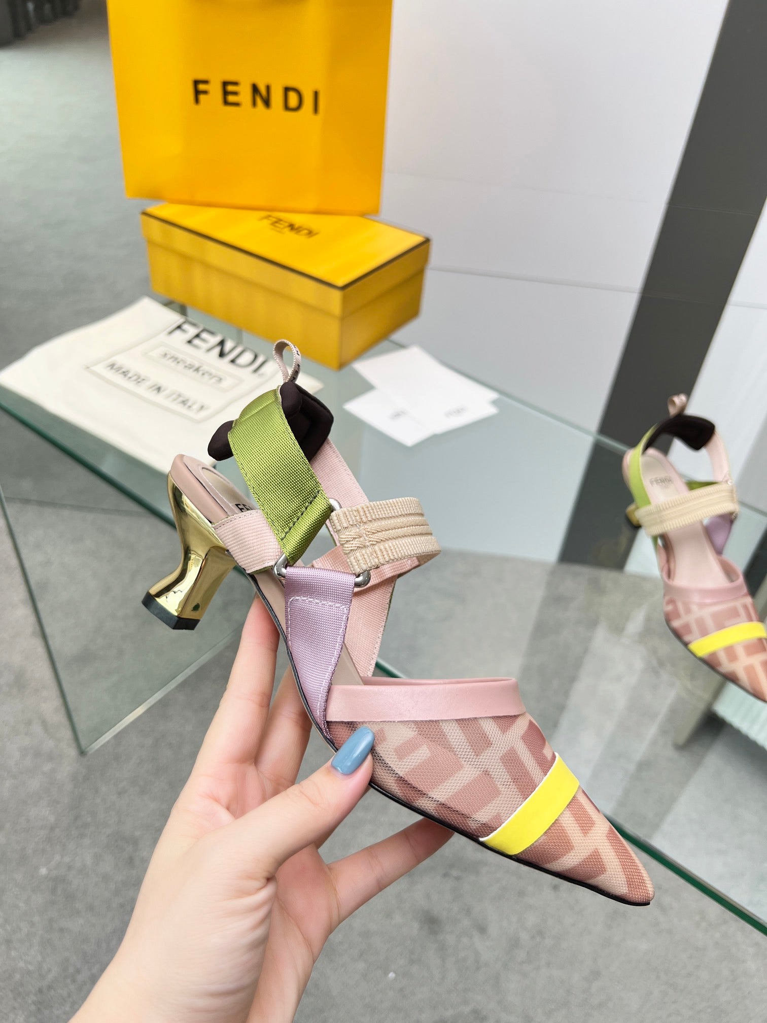 Luxury Shoes - FED - 080