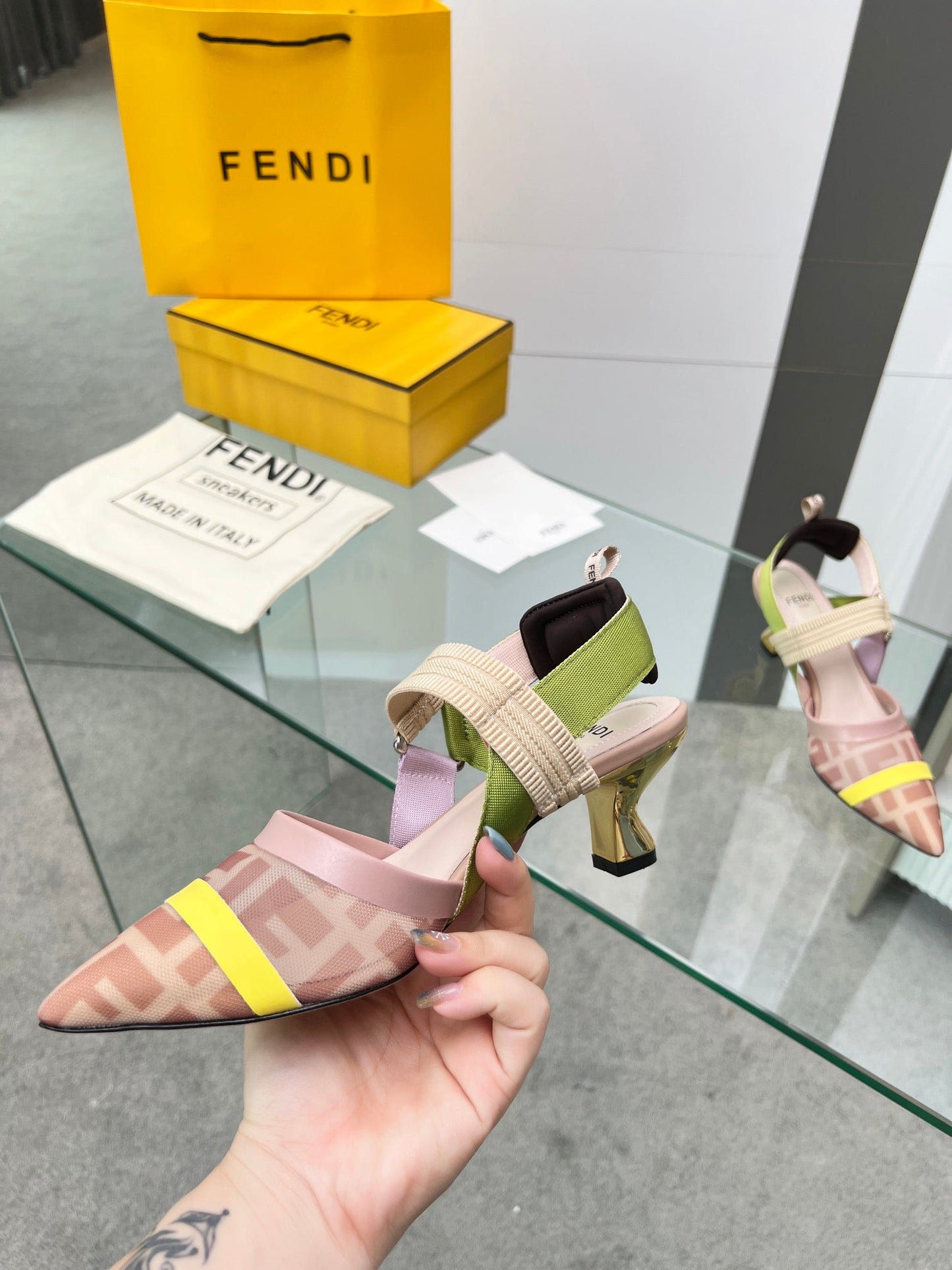 Luxury Shoes - FED - 080