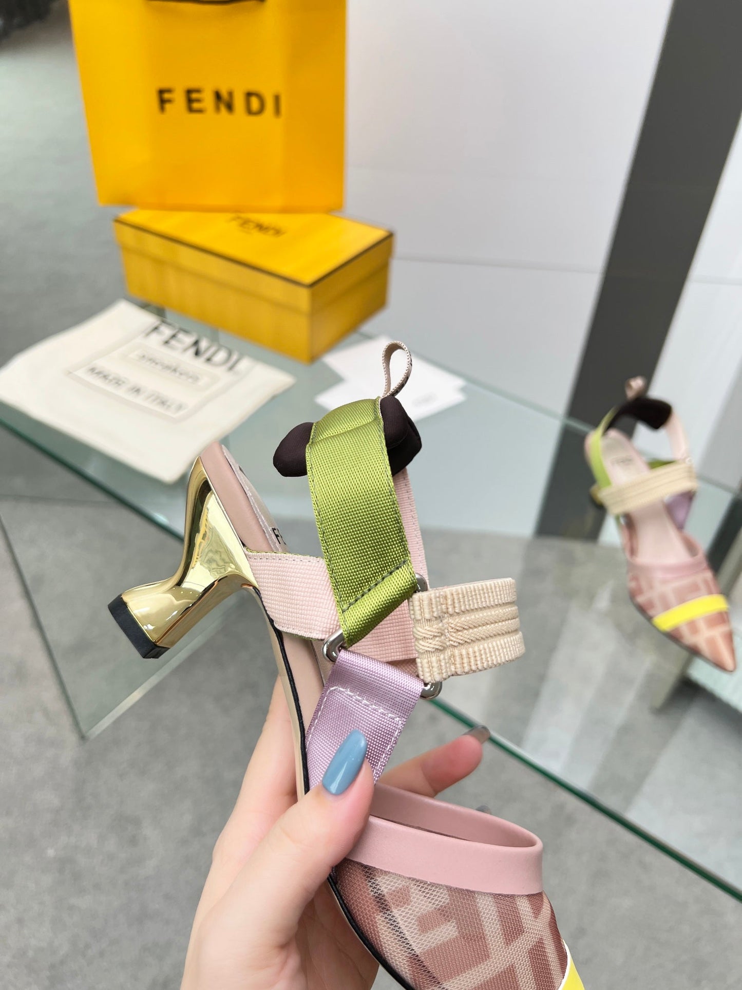 Luxury Shoes - FED - 080