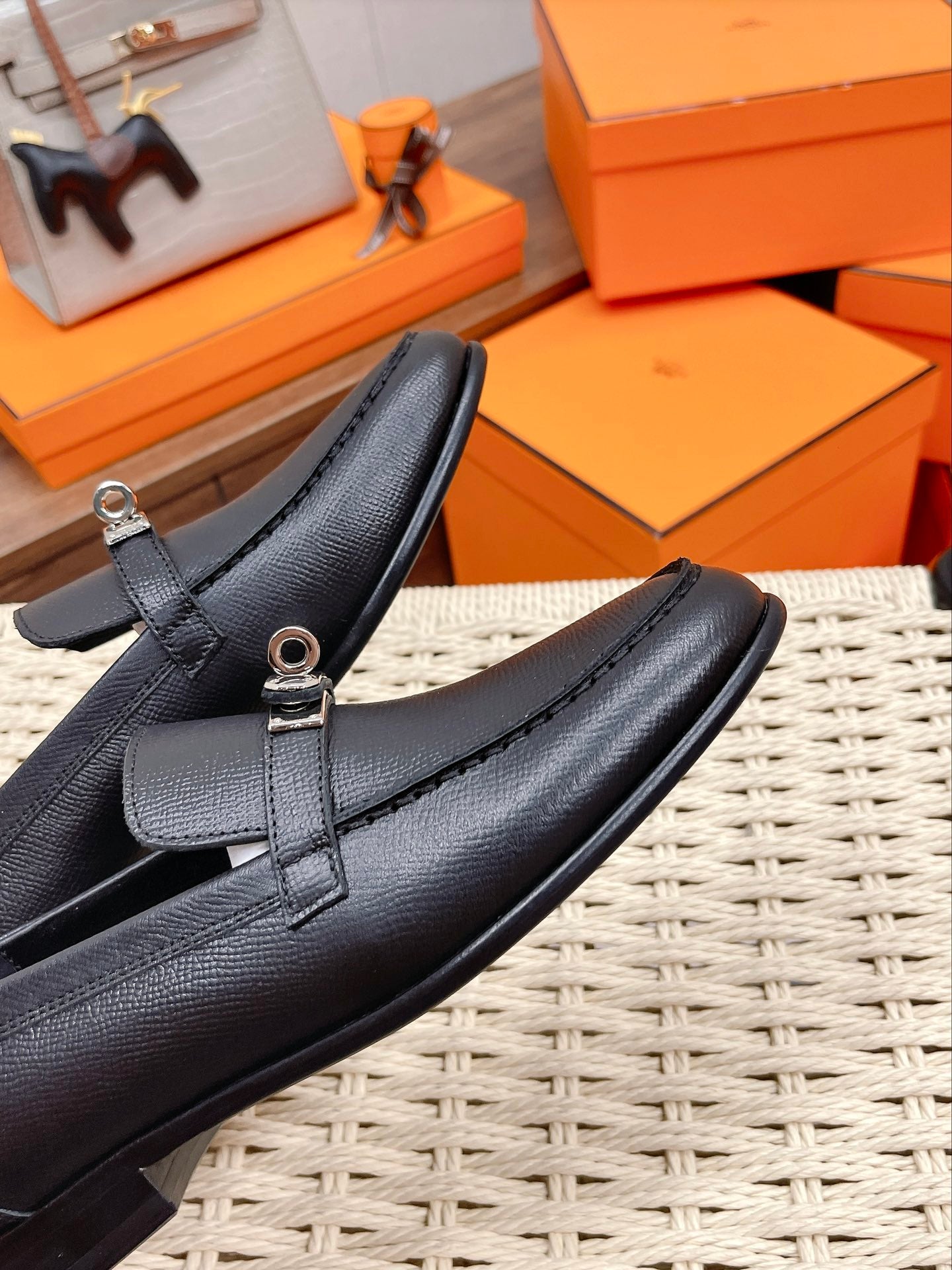 Luxury Shoes - HMS - 136