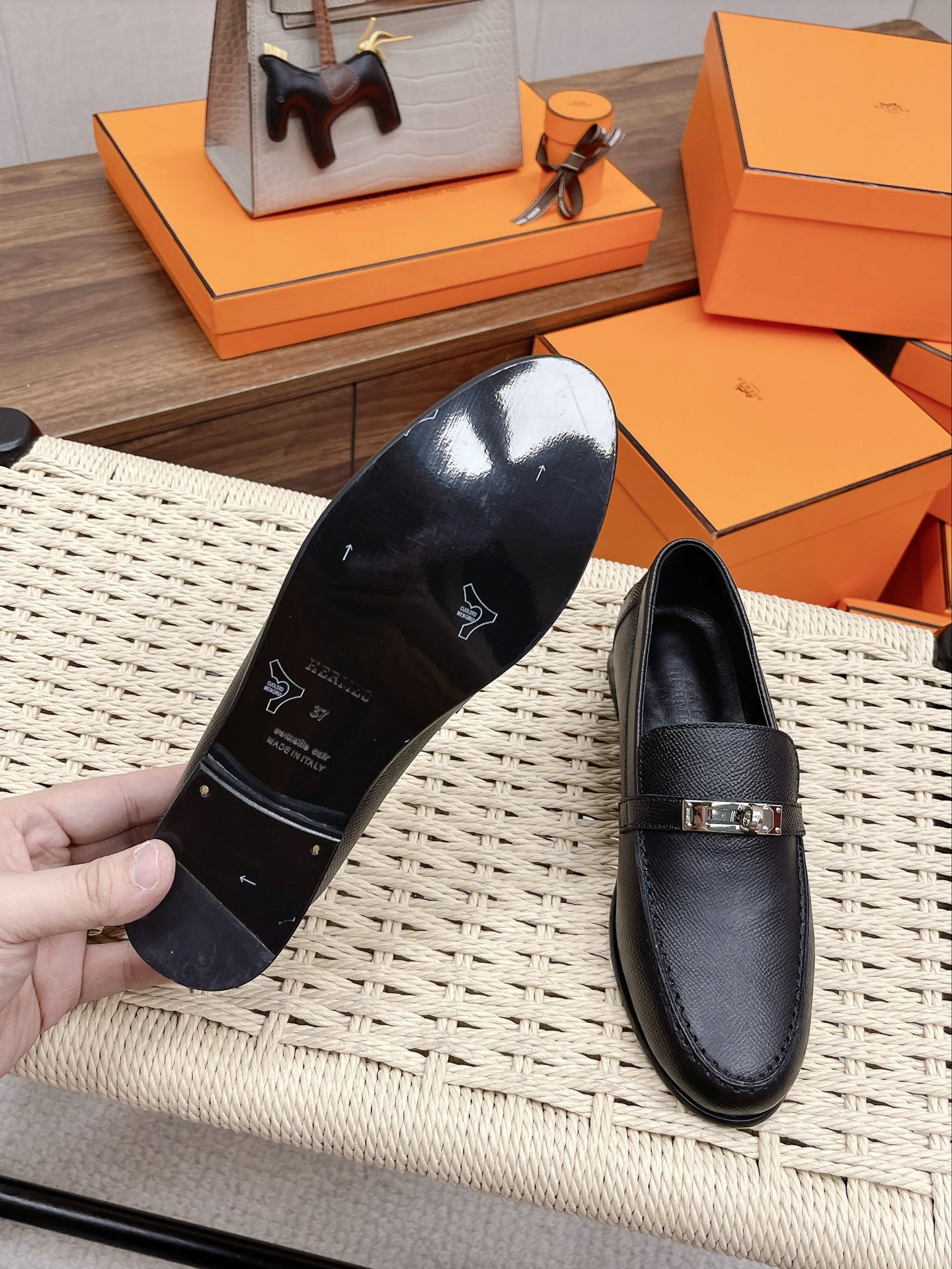 Luxury Shoes - HMS - 136