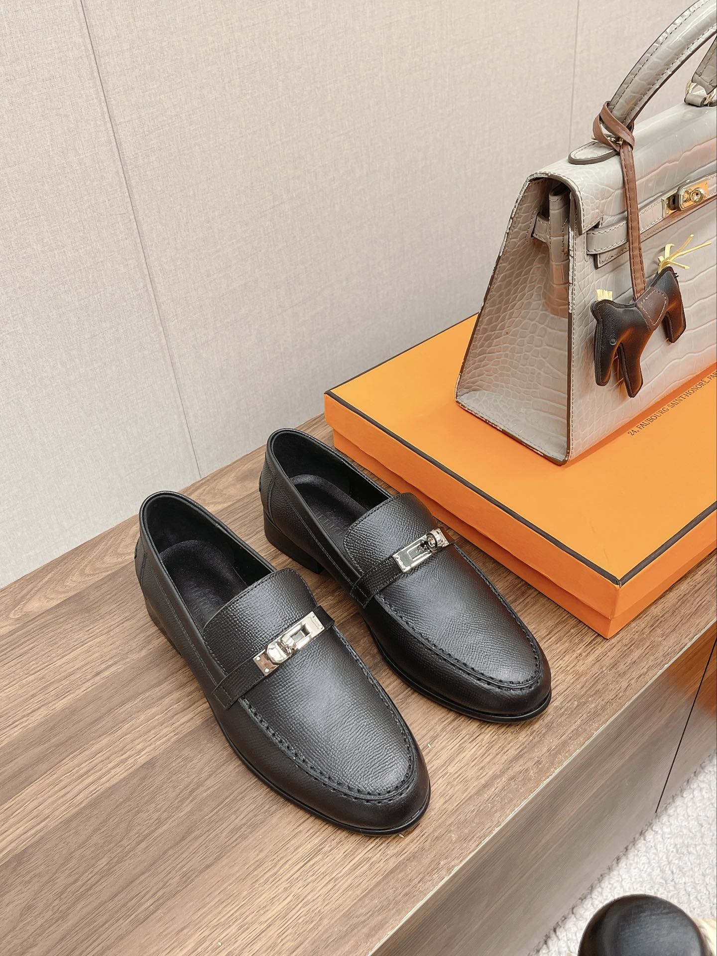 Luxury Shoes - HMS - 136