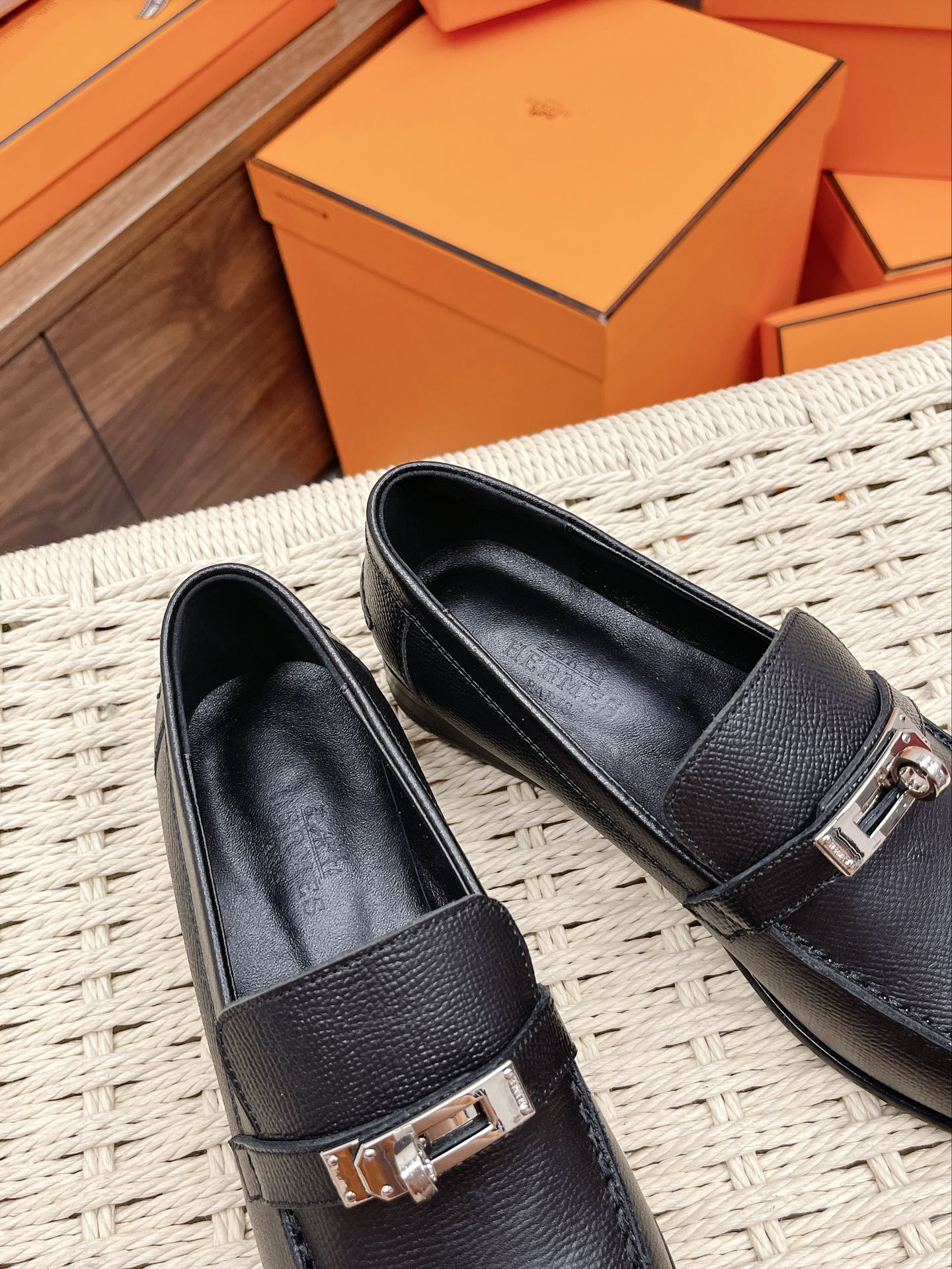 Luxury Shoes - HMS - 136