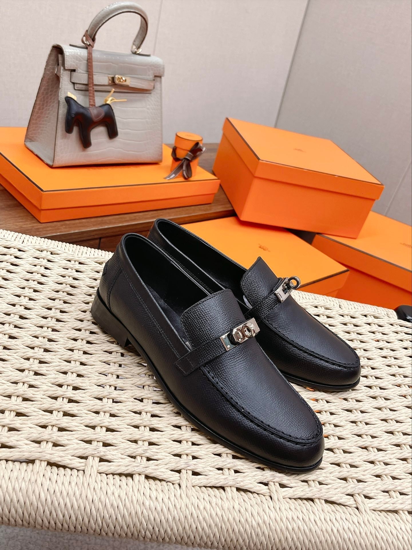 Luxury Shoes - HMS - 136