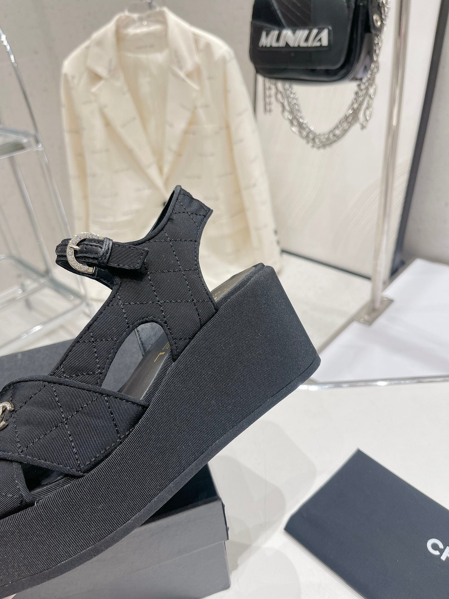 Luxury Shoes Sandals - CHL - 177