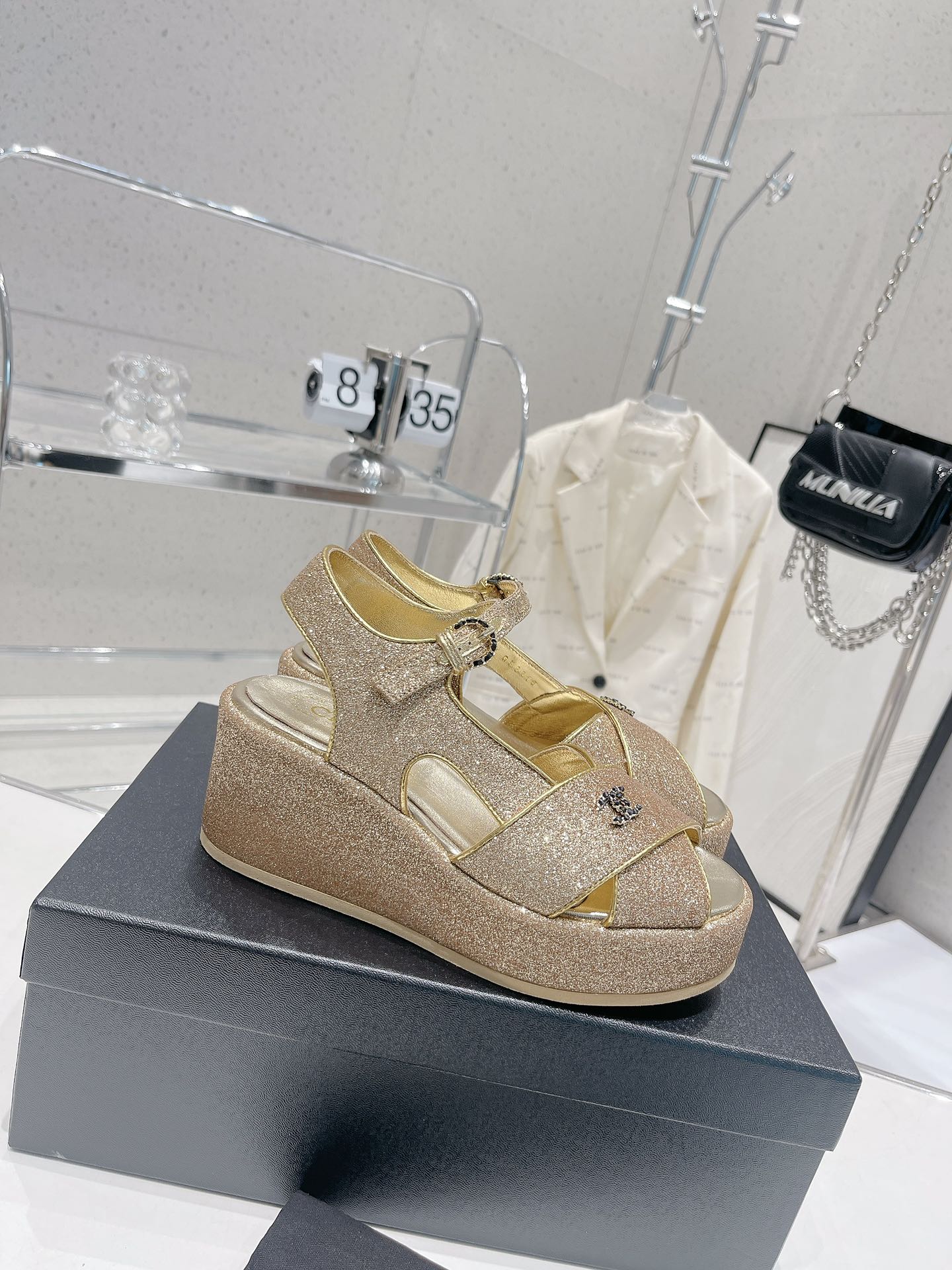 Luxury Shoes Sandals - CHL - 178