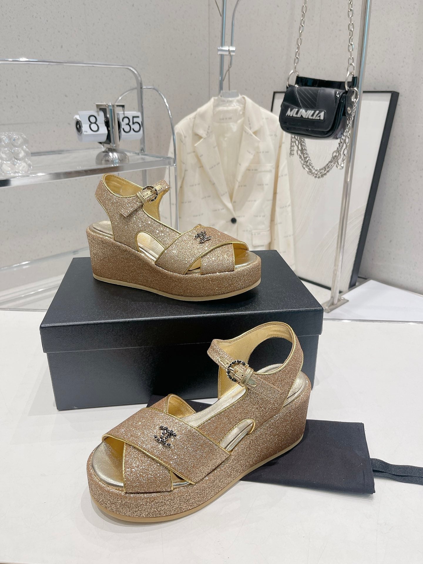 Luxury Shoes Sandals - CHL - 178