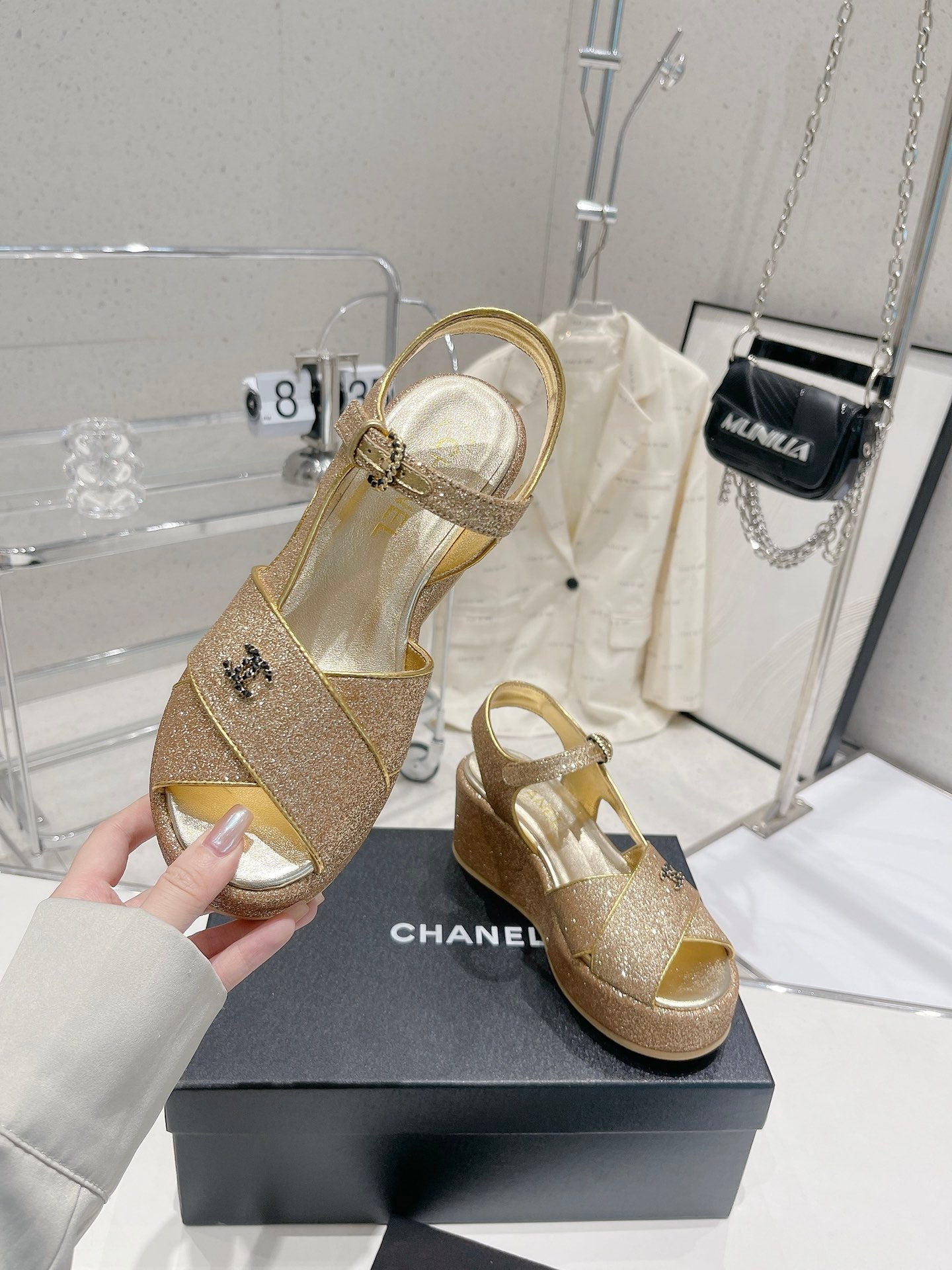 Luxury Shoes Sandals - CHL - 178