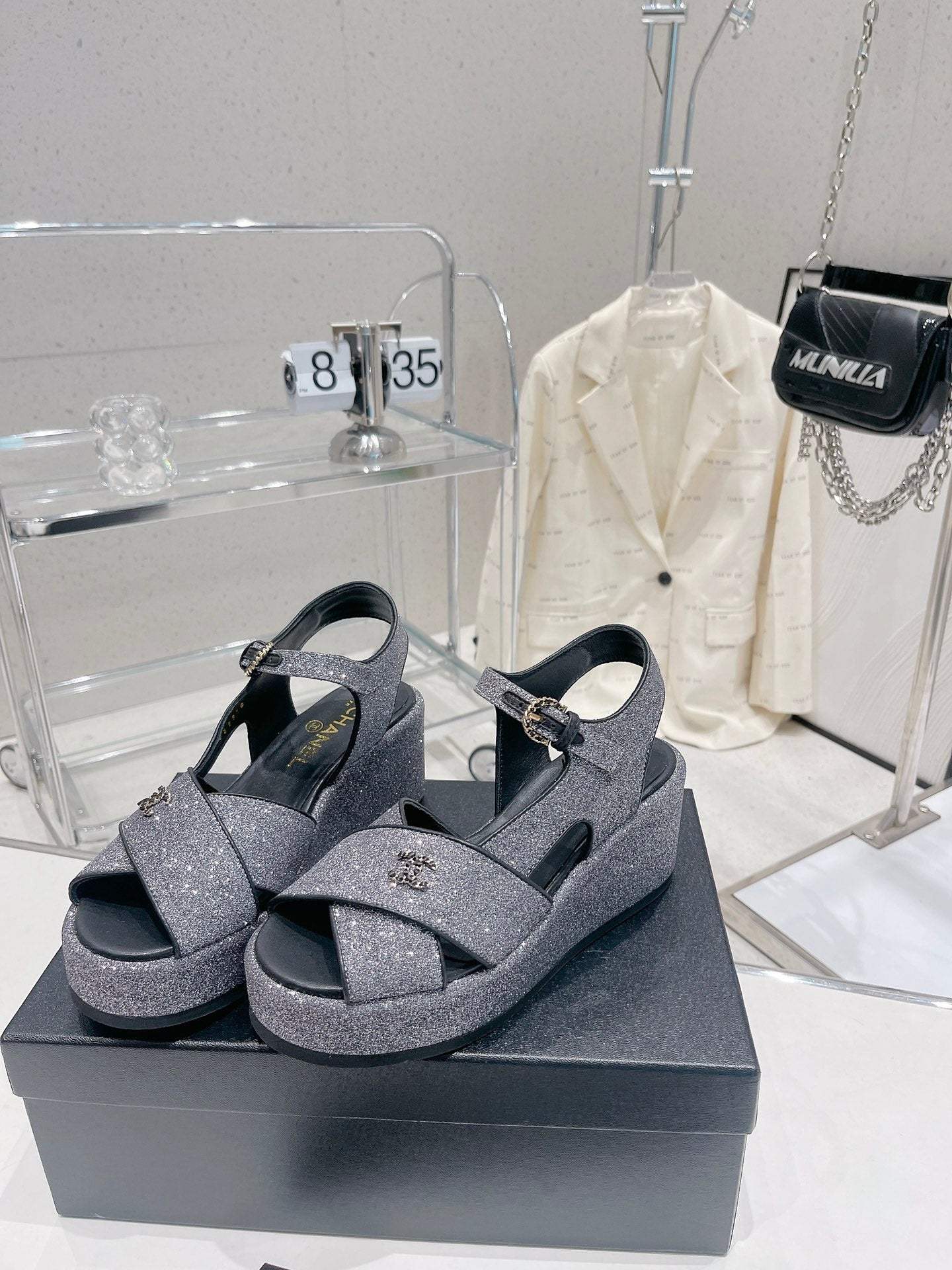 Luxury Shoes Sandals - CHL - 179