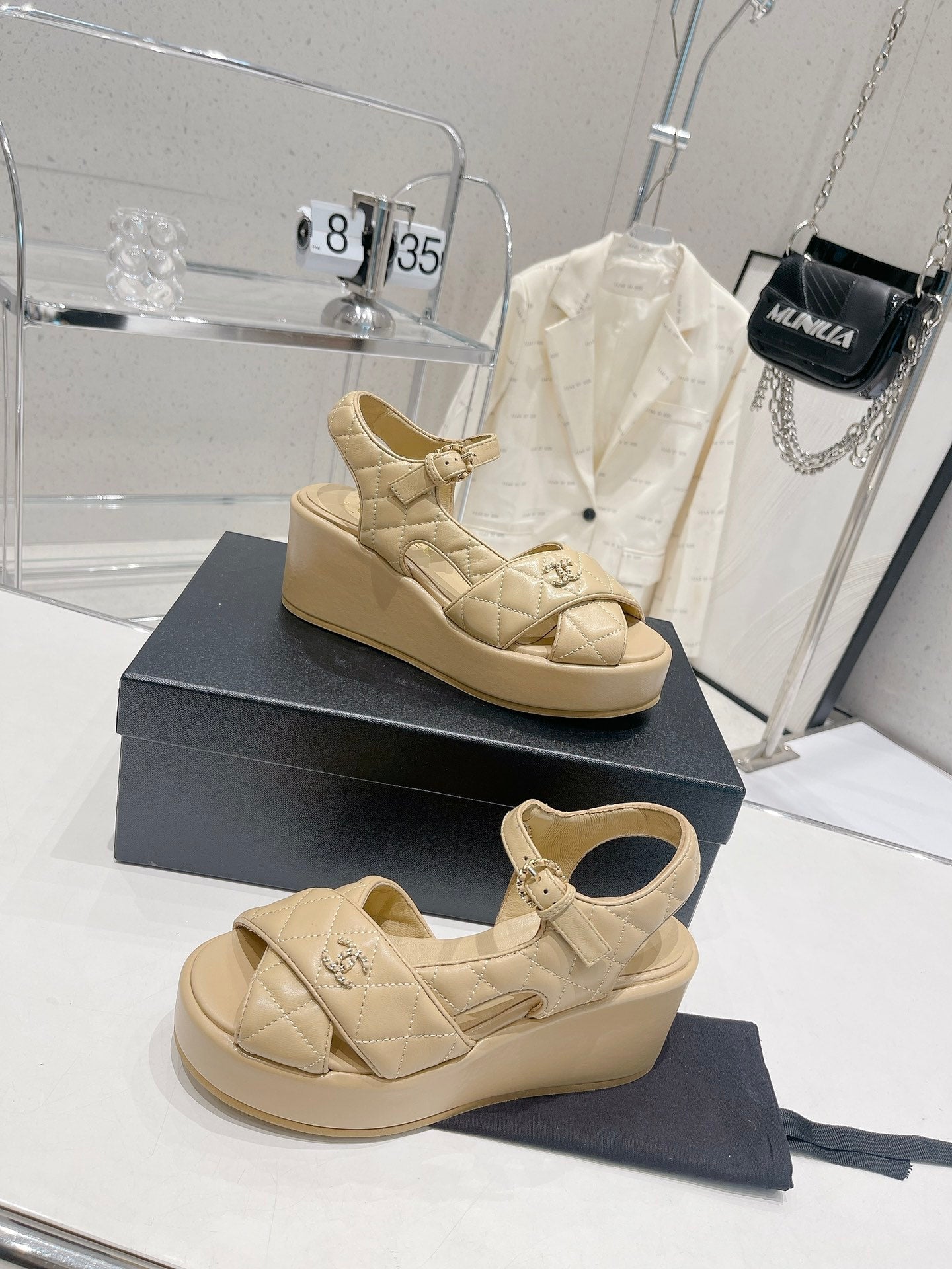 Luxury Shoes Sandals - CHL - 180